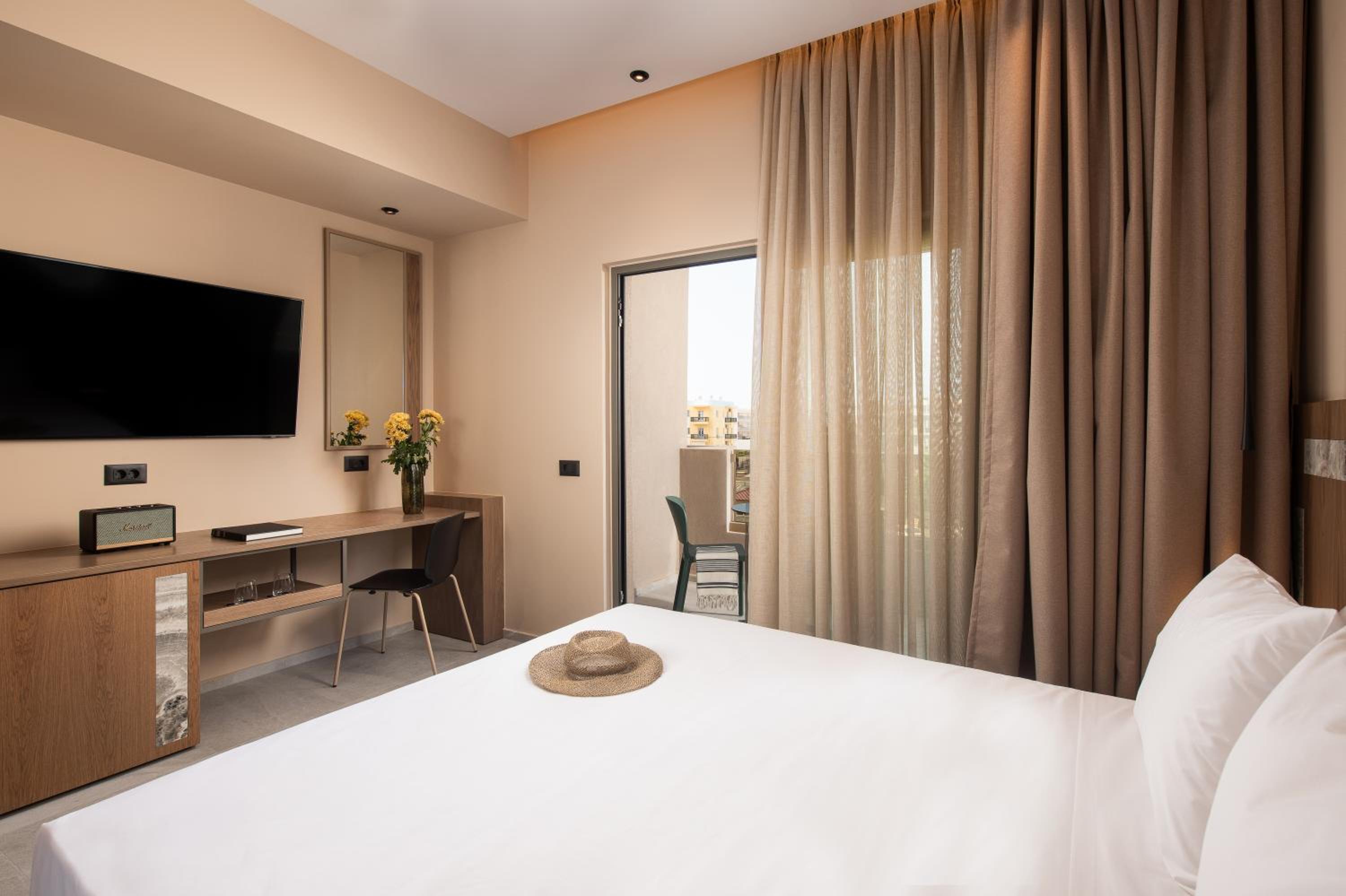 One Bedroom Suite with Pool View photo 1