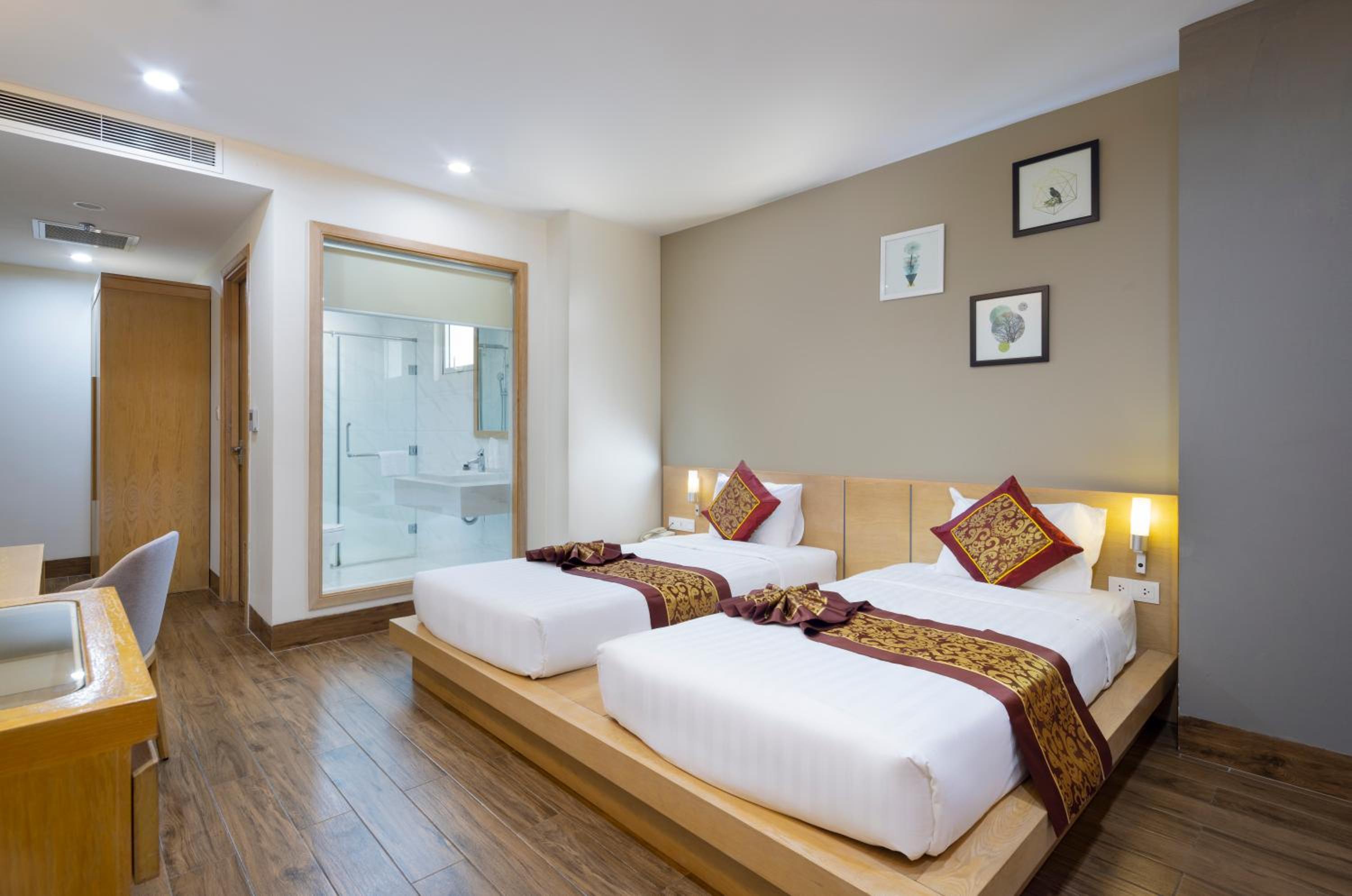 Deluxe Double or Twin Room with Balcony