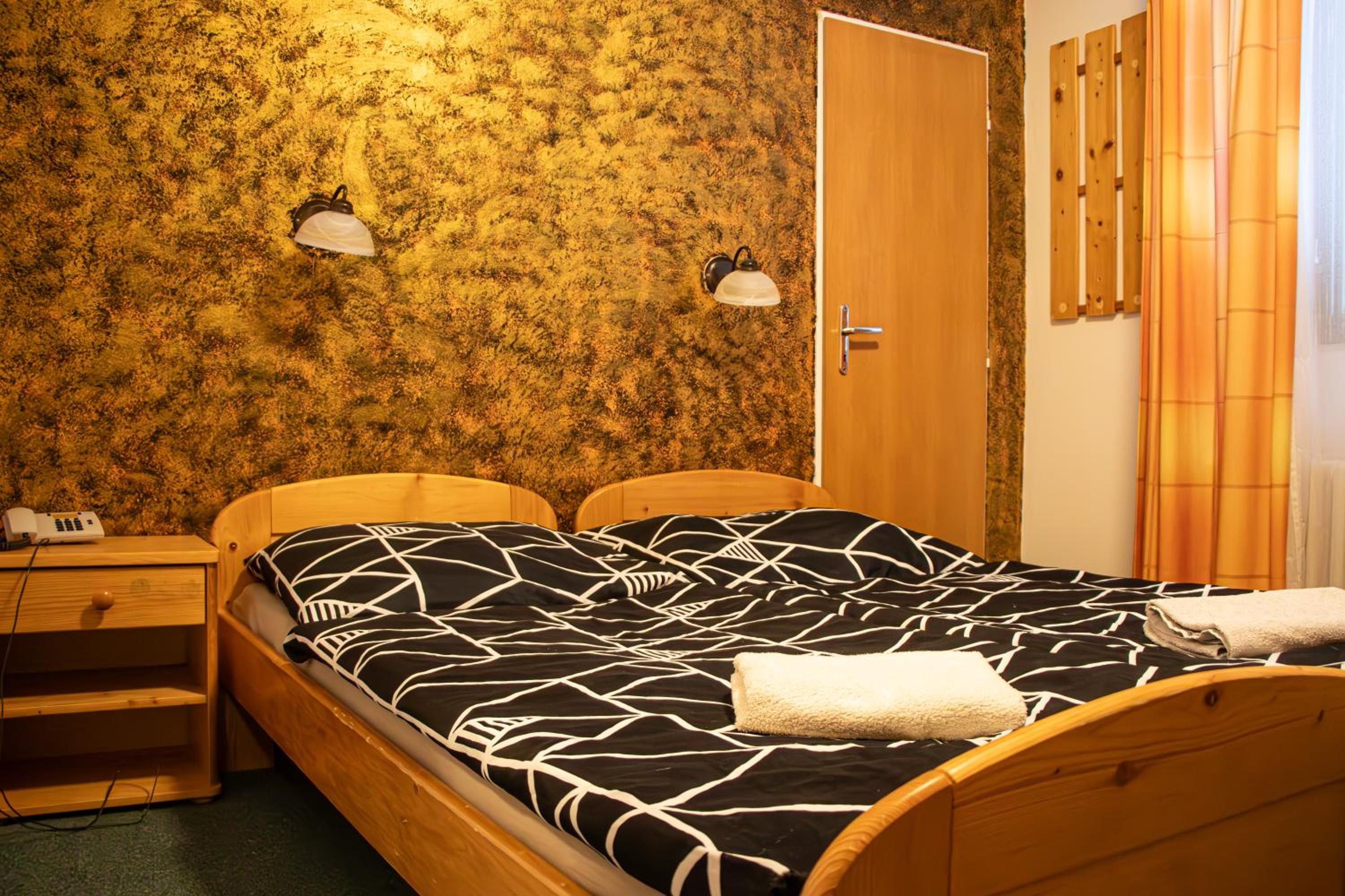 Double or Twin Room photo 2
