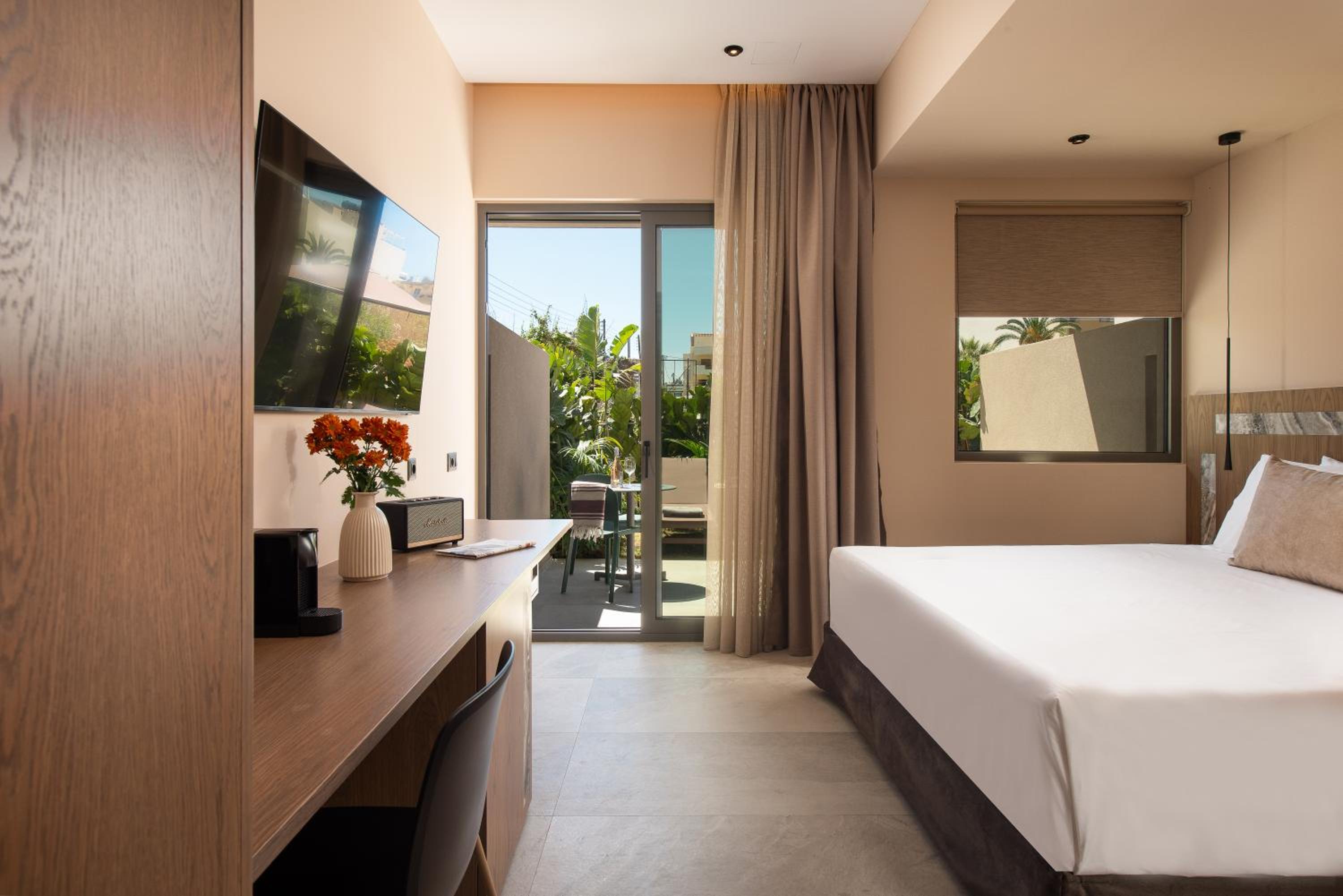 Premium Triple Room with Outdoor Jacuzzi photo 2