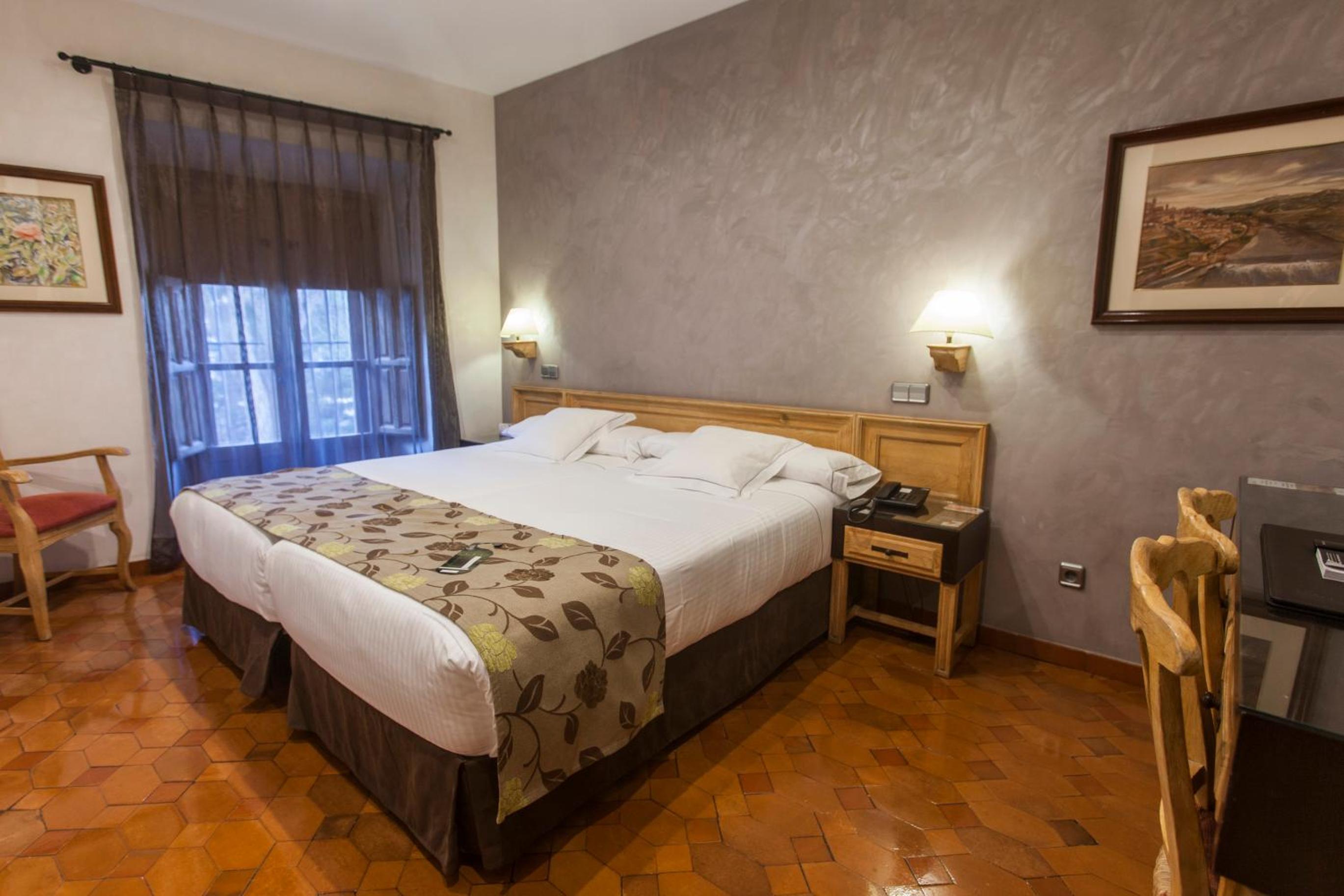 Double Room - Photo 5