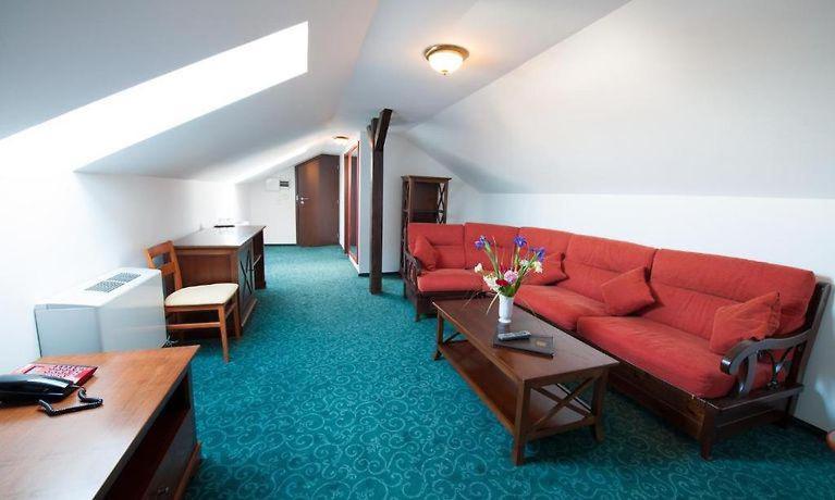 One-Bedroom Suite photo 1