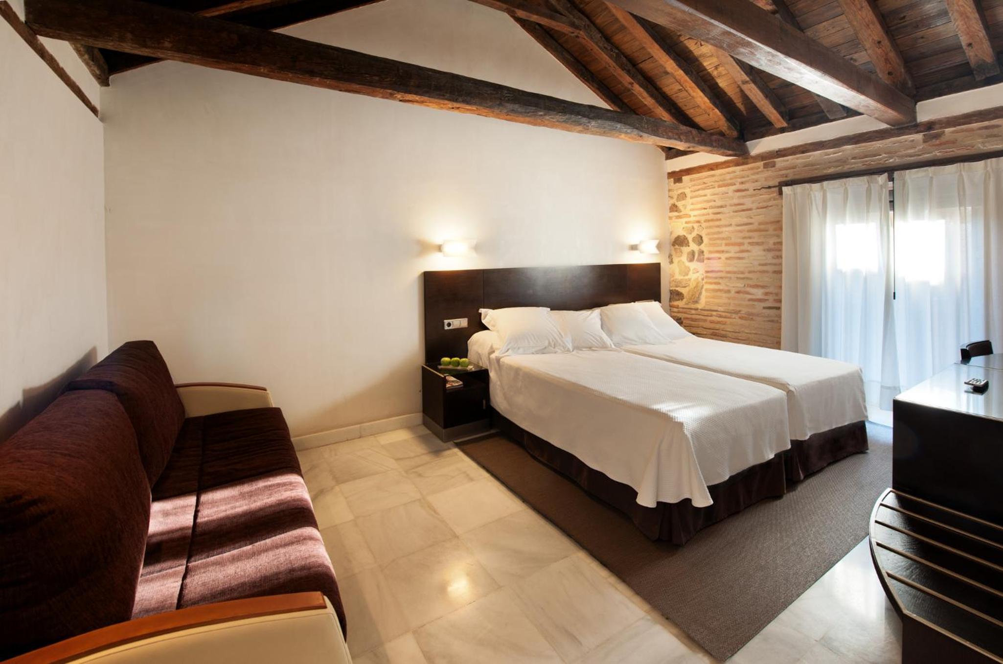 Triple Room - Photo 1
