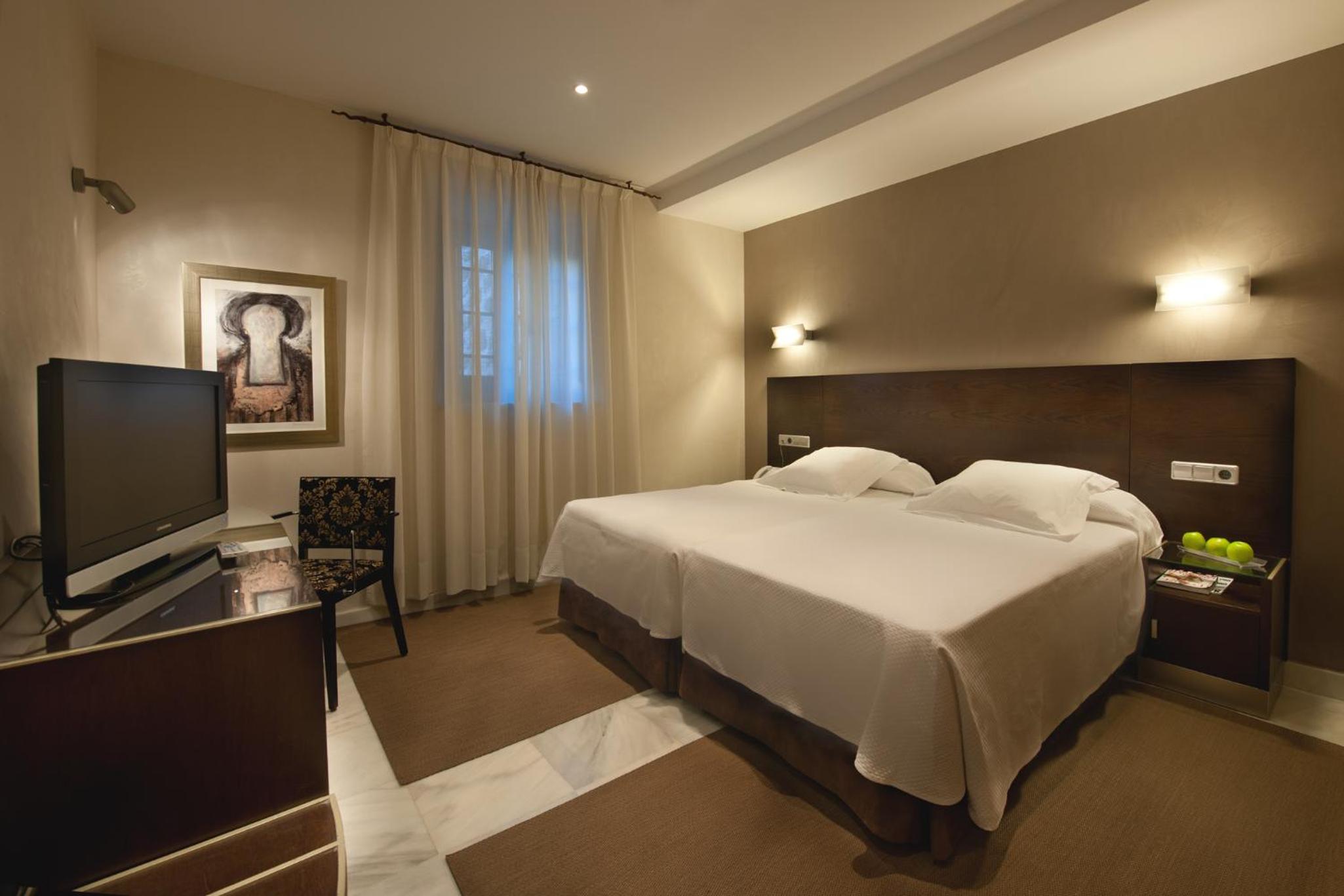 Superior Double or Twin Room - Photo 6