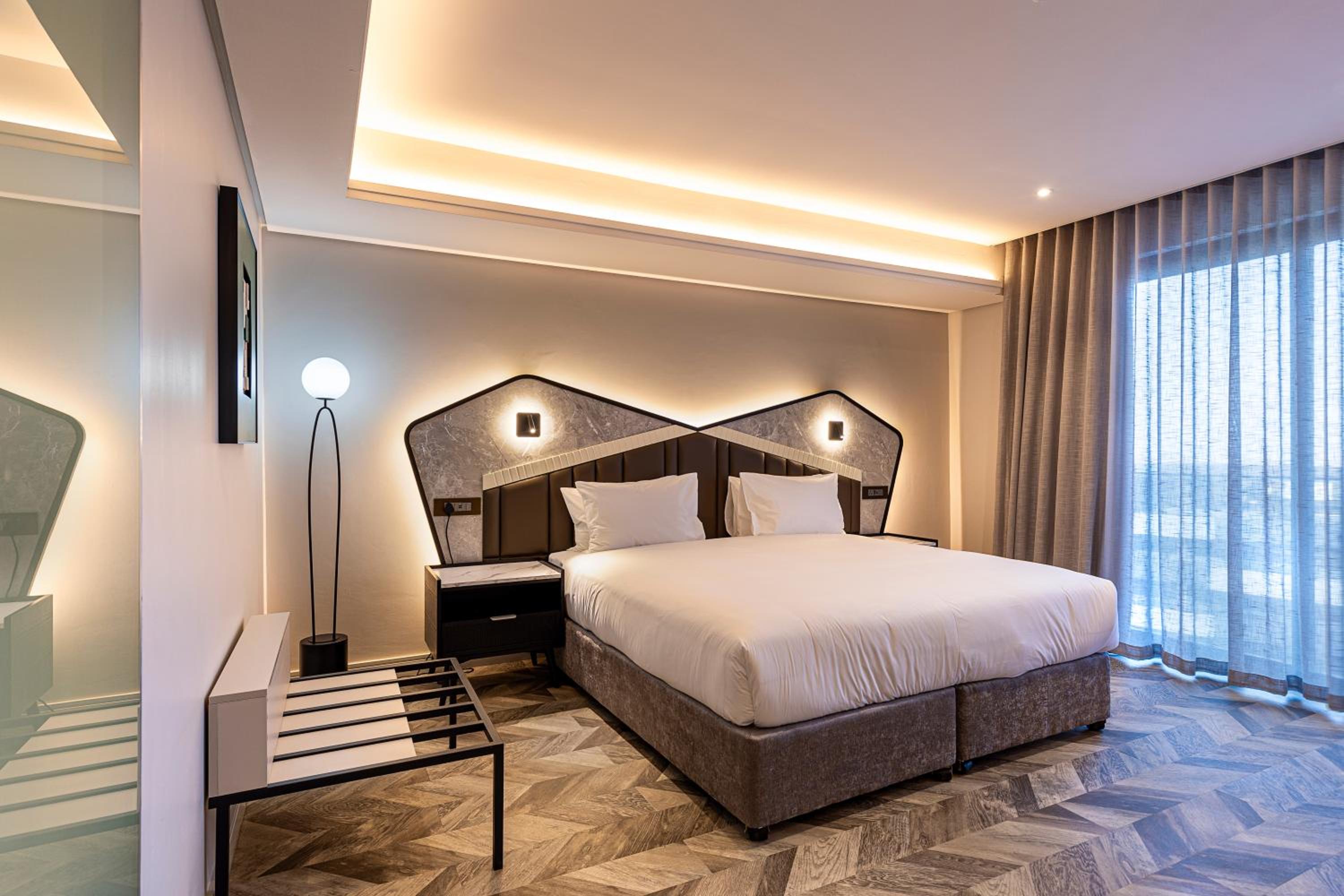 Standard Twin Room - Photo 3