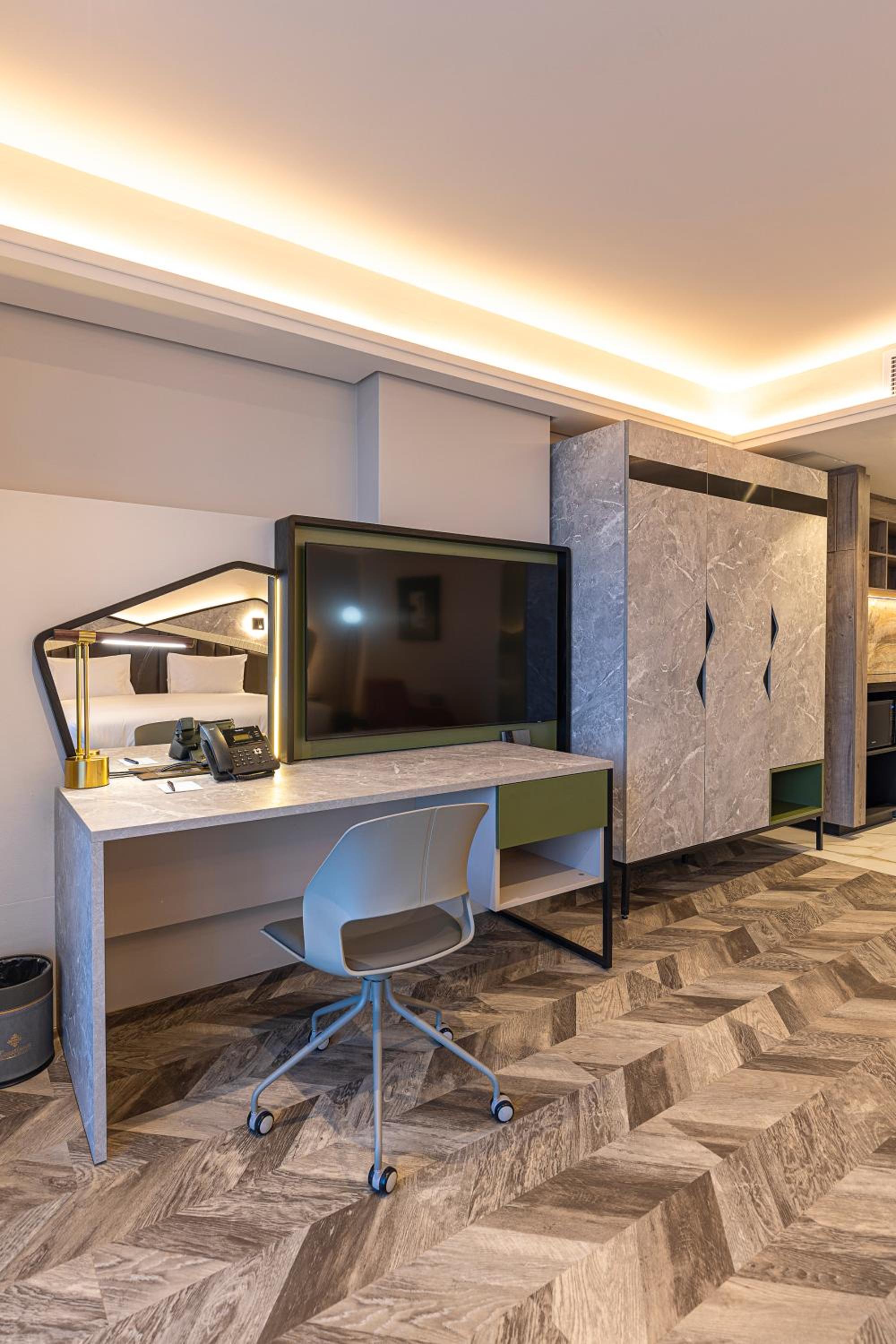 Standard Twin Room - Photo 16