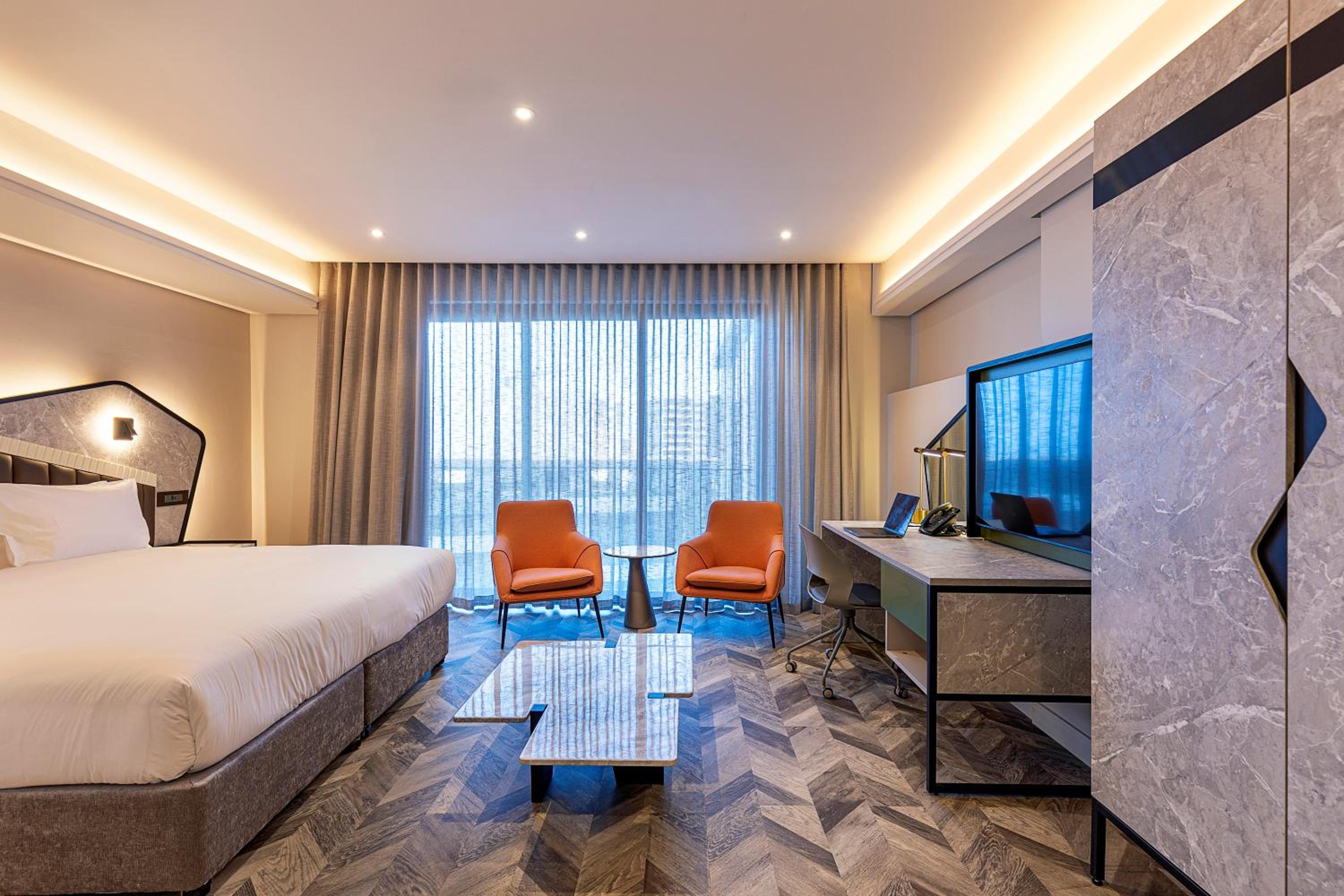 Standard Twin Room - Photo 4