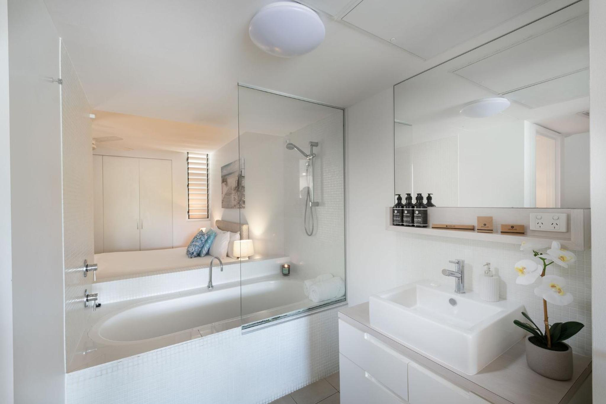 One-Bedroom Resort View Apartment - Photo 4