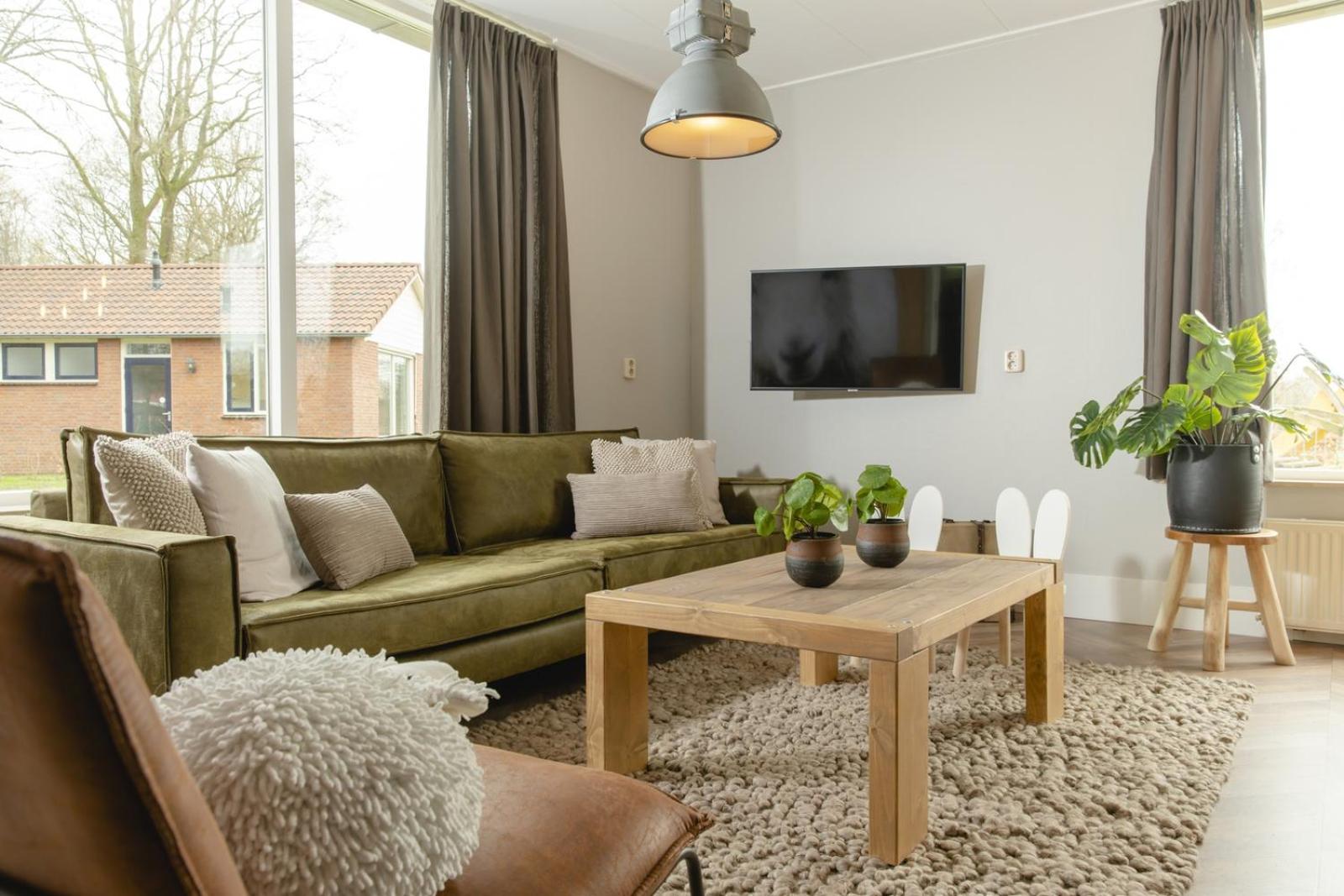 Three-Bedroom House photo 3
