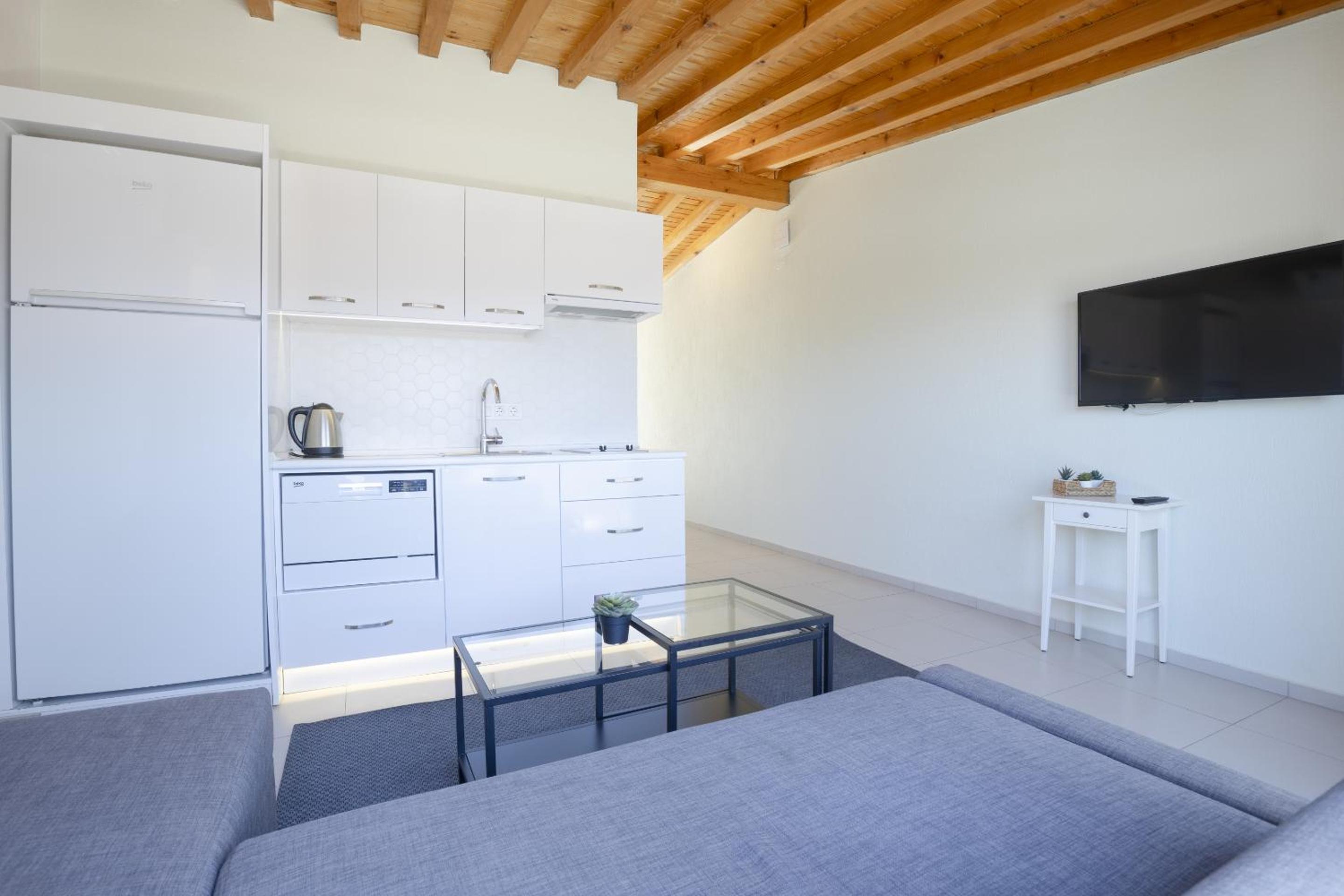 Suite Apartment - Photo 9