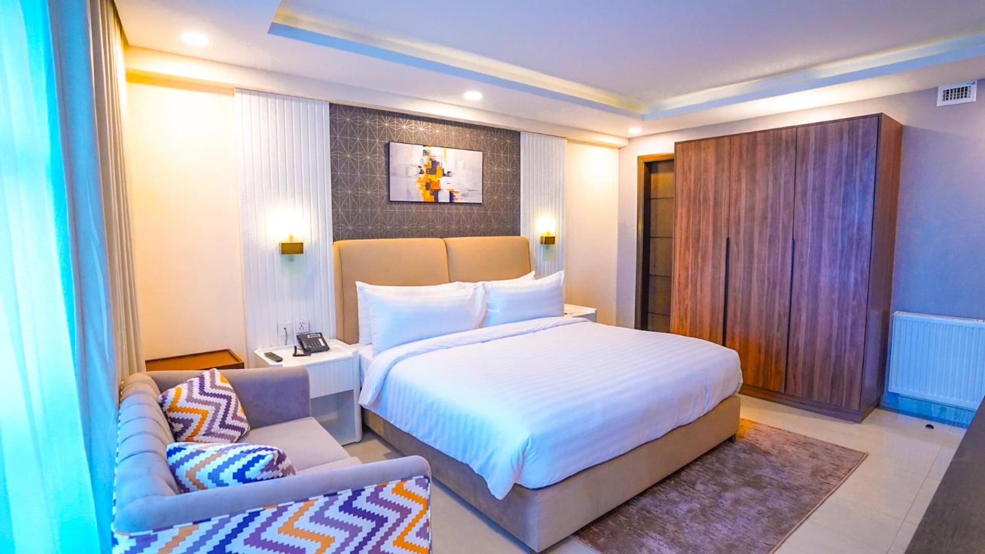 Deluxe King Room photo 3