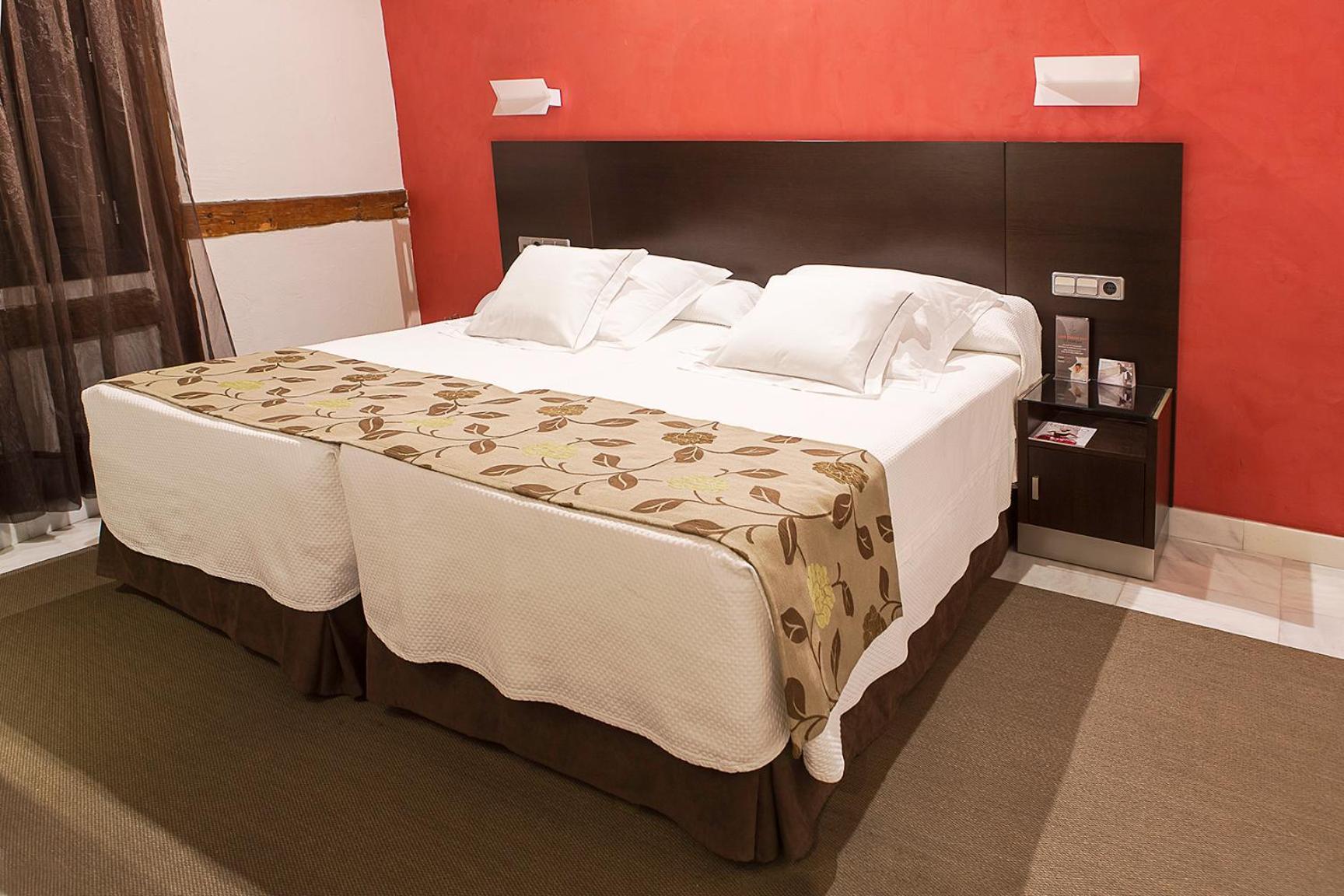 Superior Double or Twin Room - Photo 8