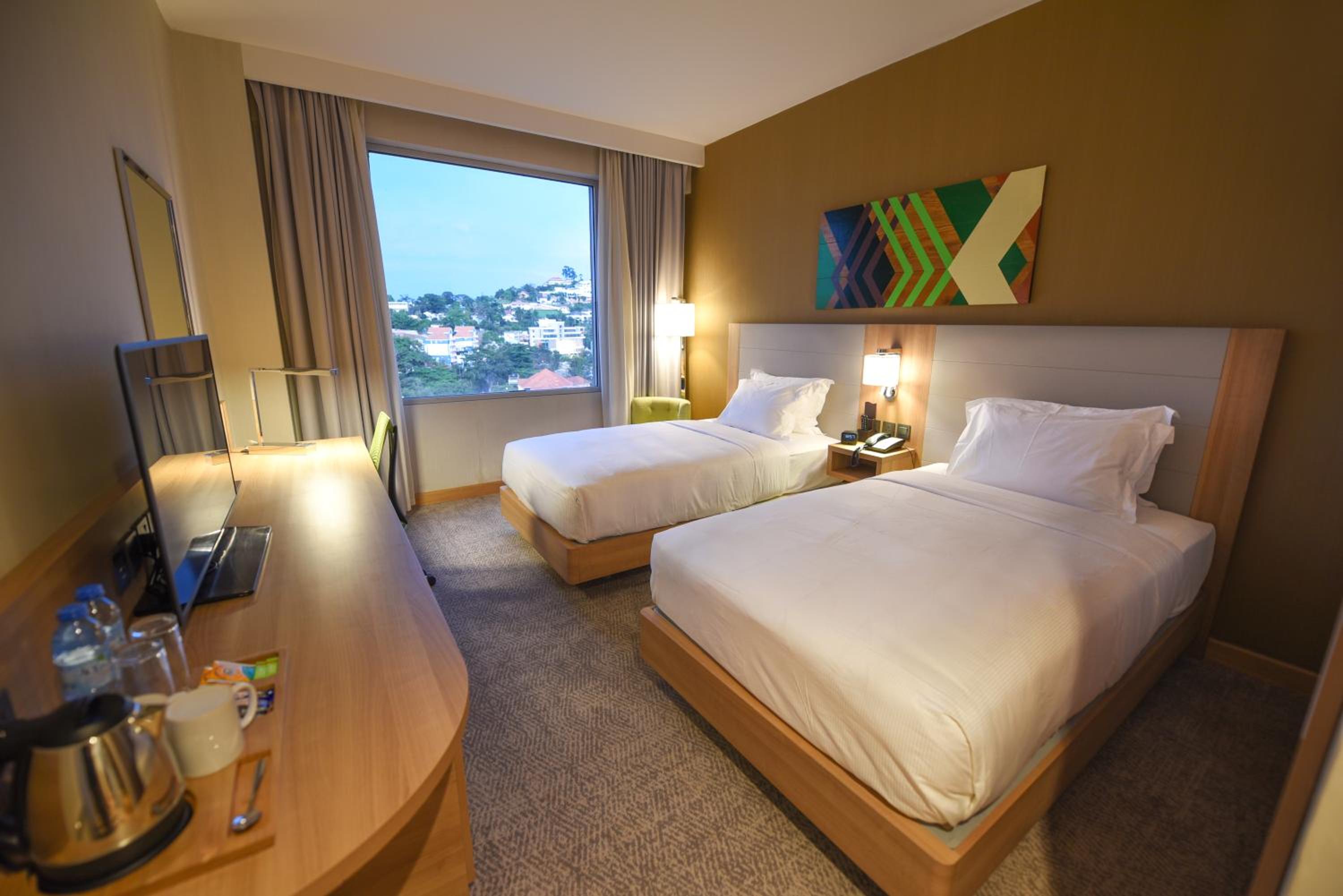 Twin Room - Photo 3
