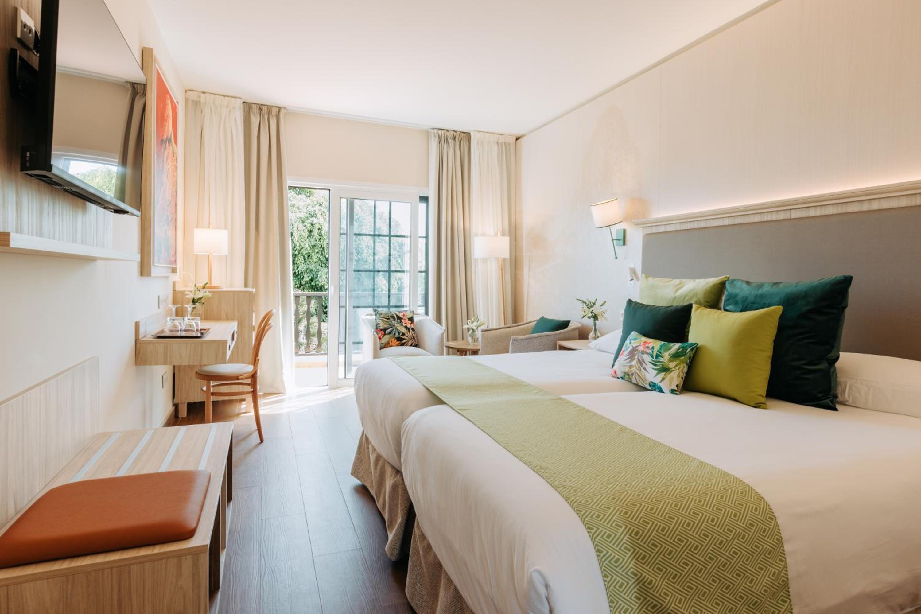 Habitación Doble Estándar o con Dos Camas Individuales.