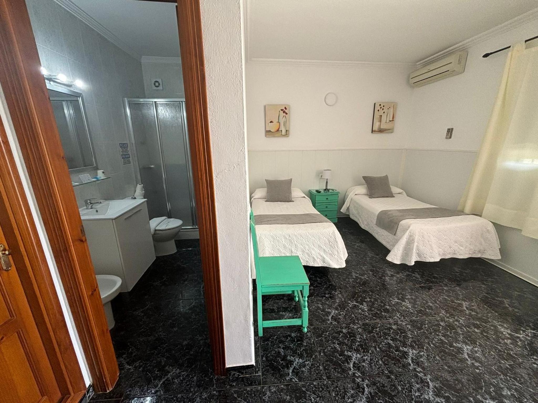 Twin Room with Terrace, photo 7