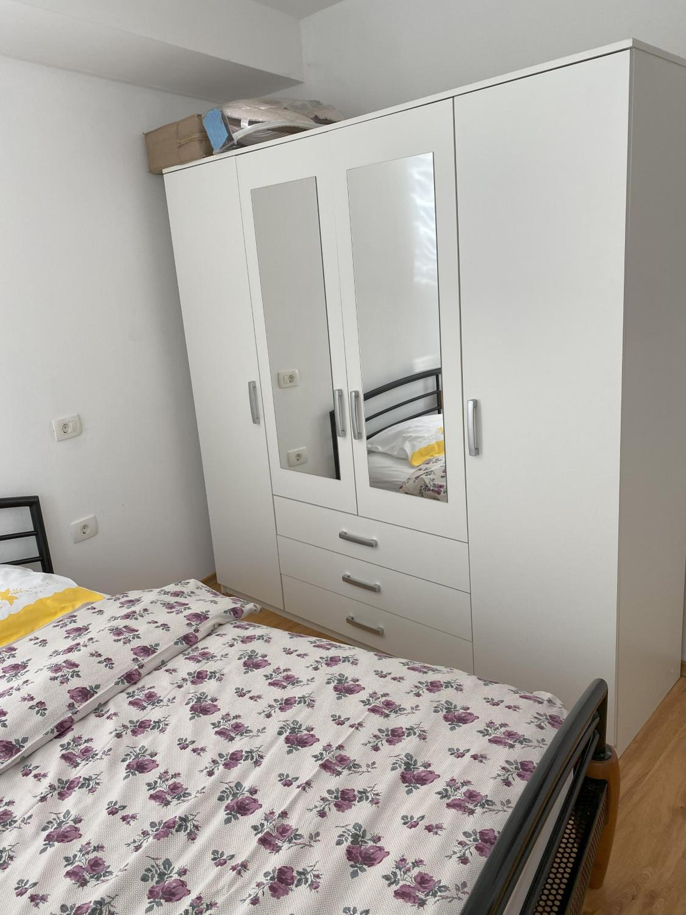 Apartment with Terrace - Photo 10