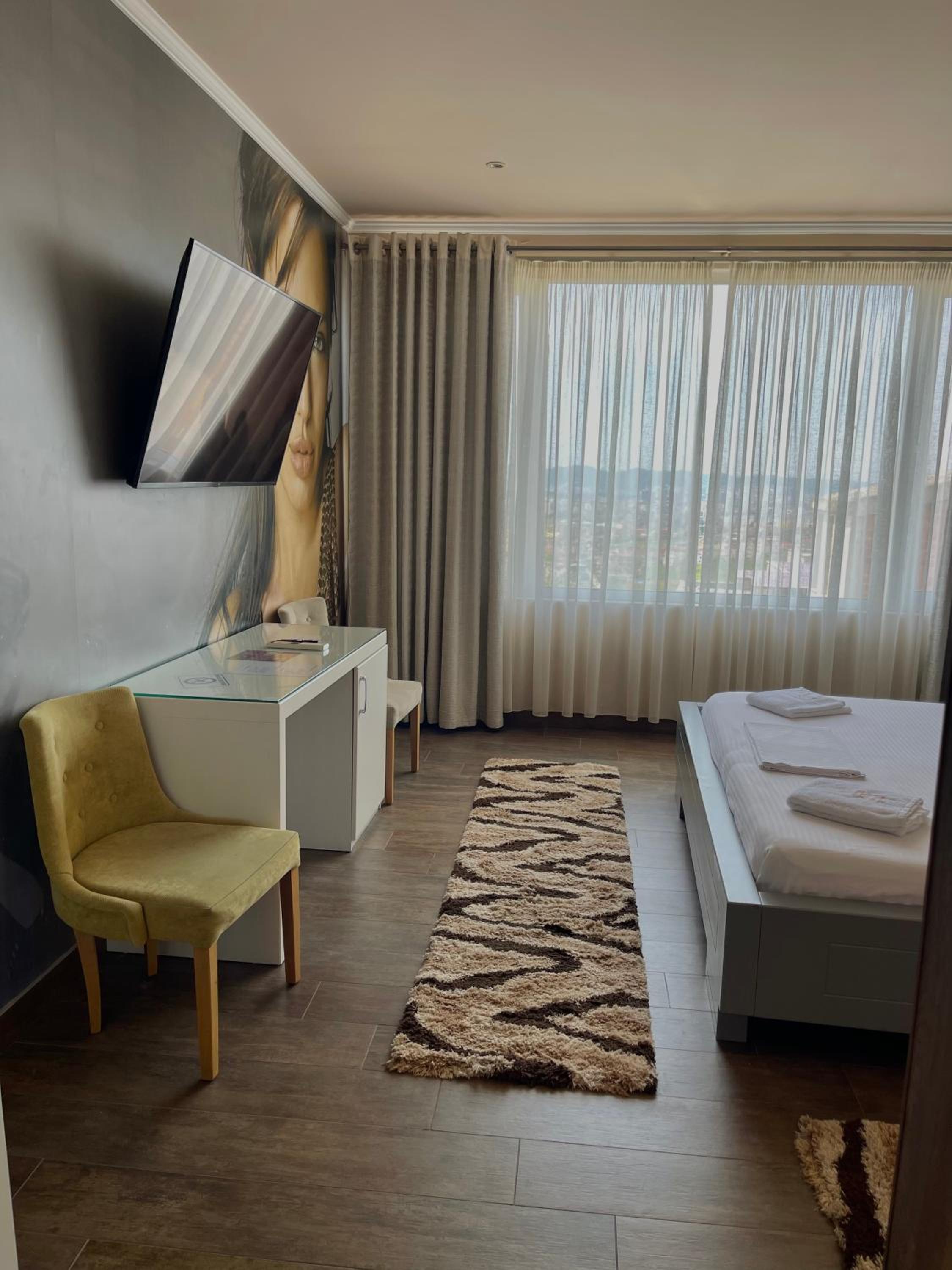 Double Room with Mountain View