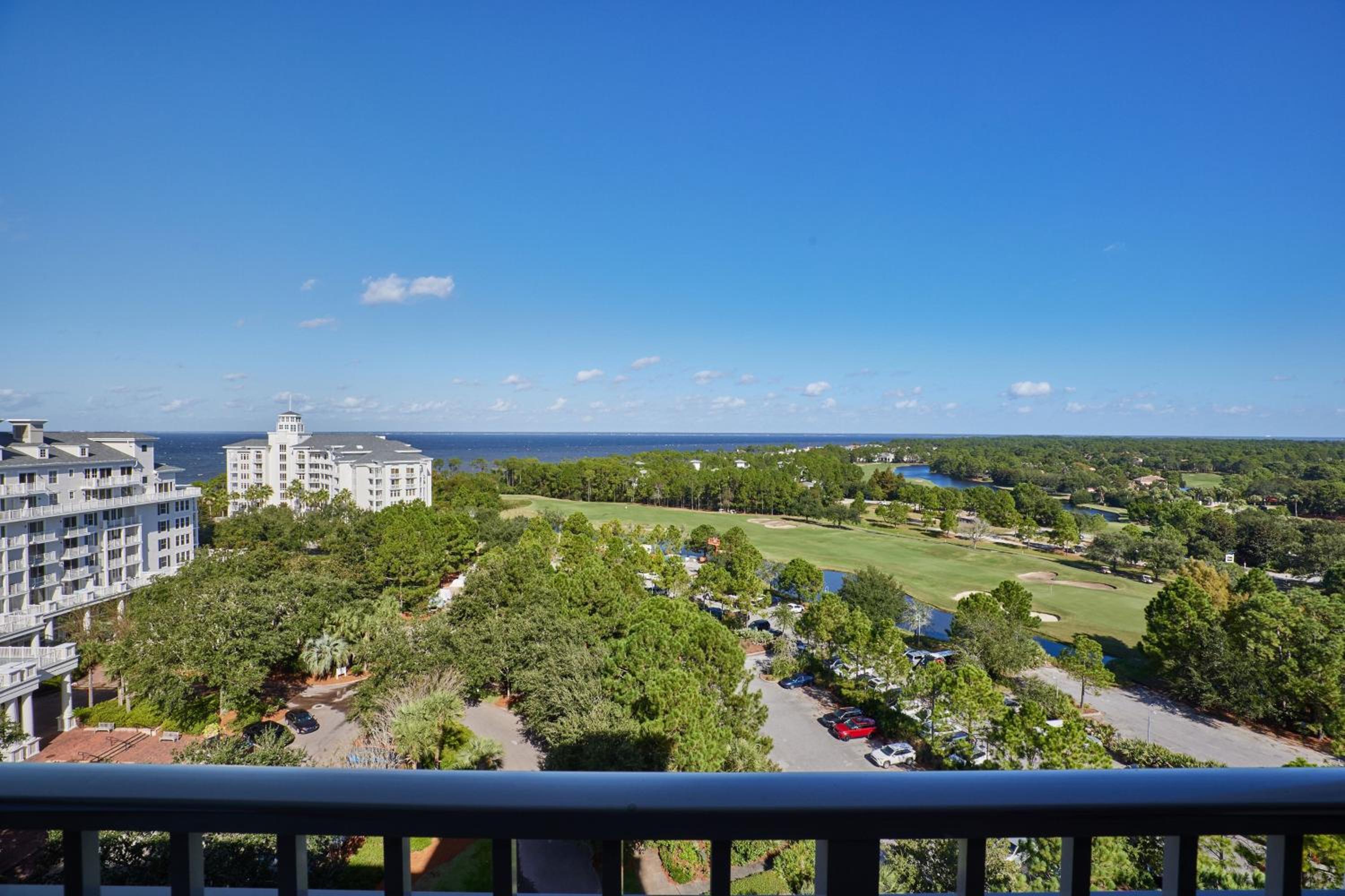 King Room with Bay View - Photo 6