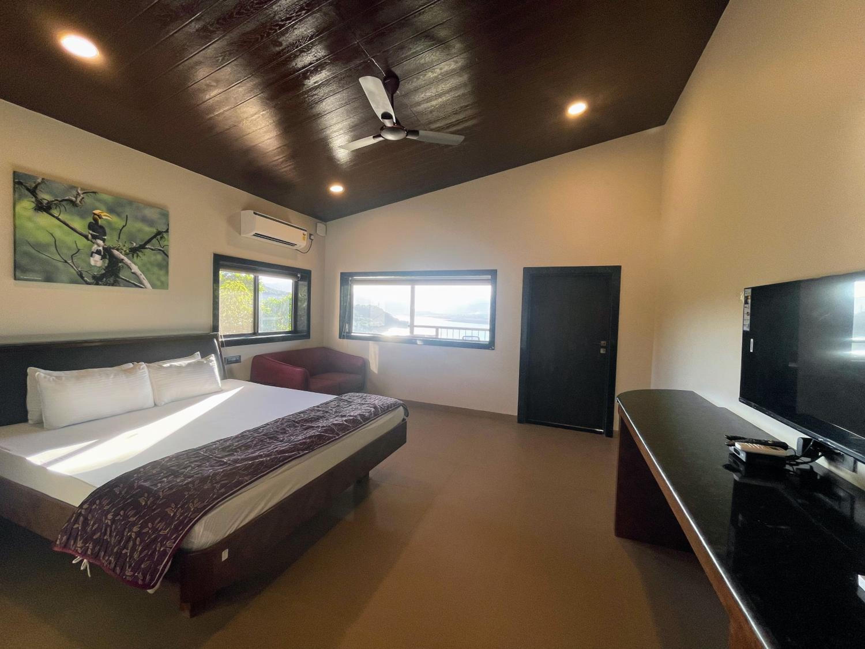 Aerie Villa (No Stags Allowed) 250 Mtrs from Reception - Photo 9