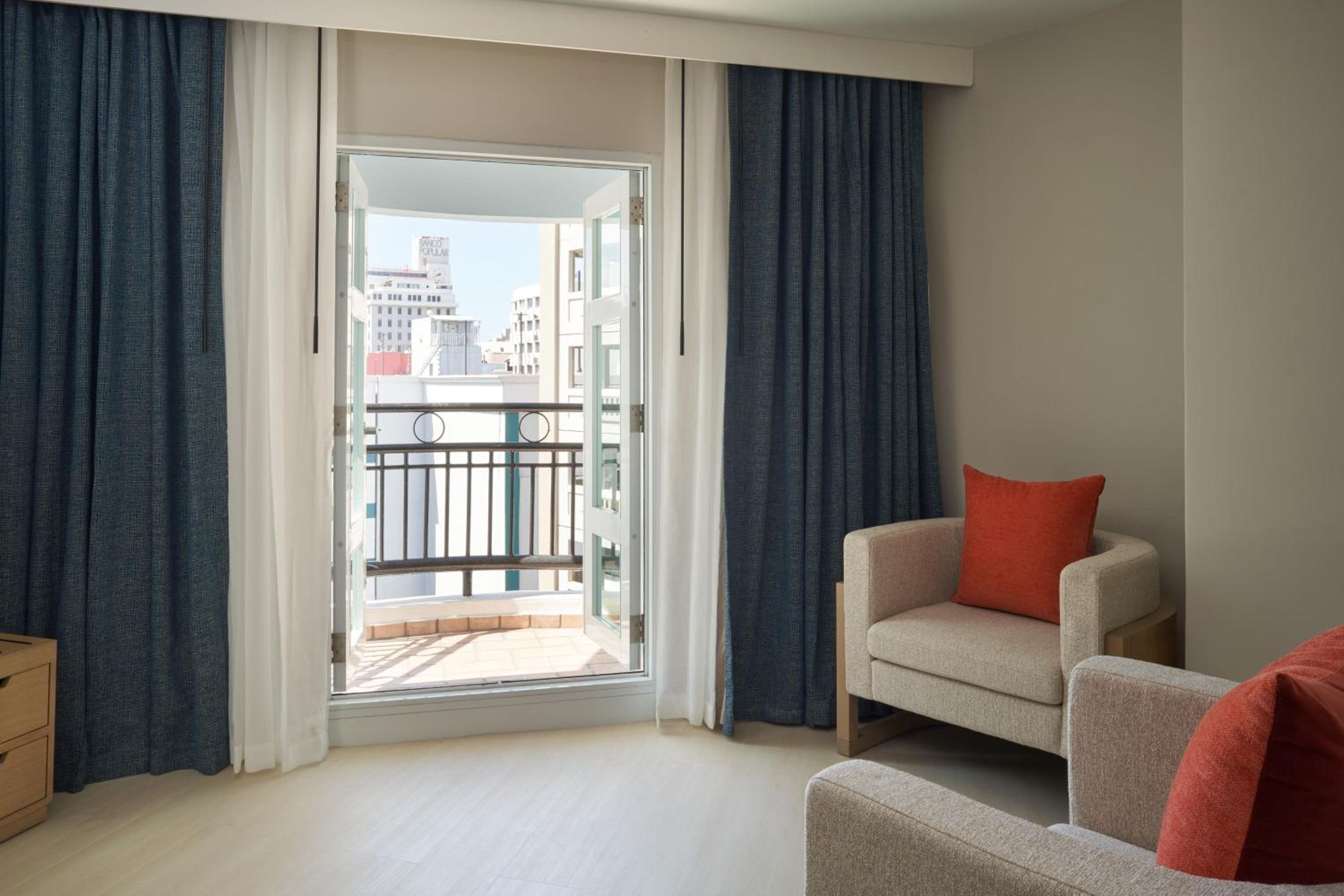 One-Bedroom Junior Suite - Photo 13