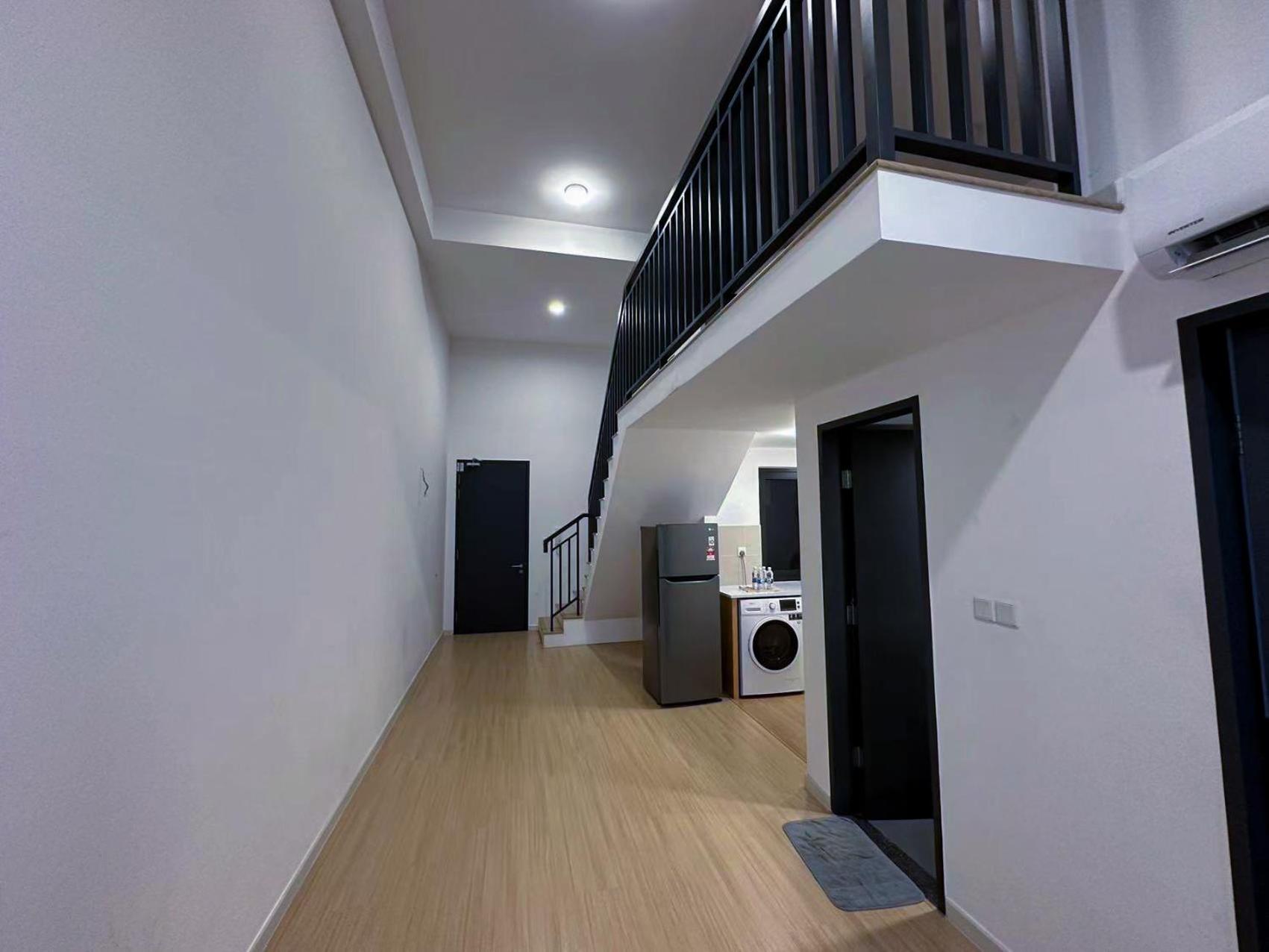 One-Bedroom Loft Apartment  photo 3