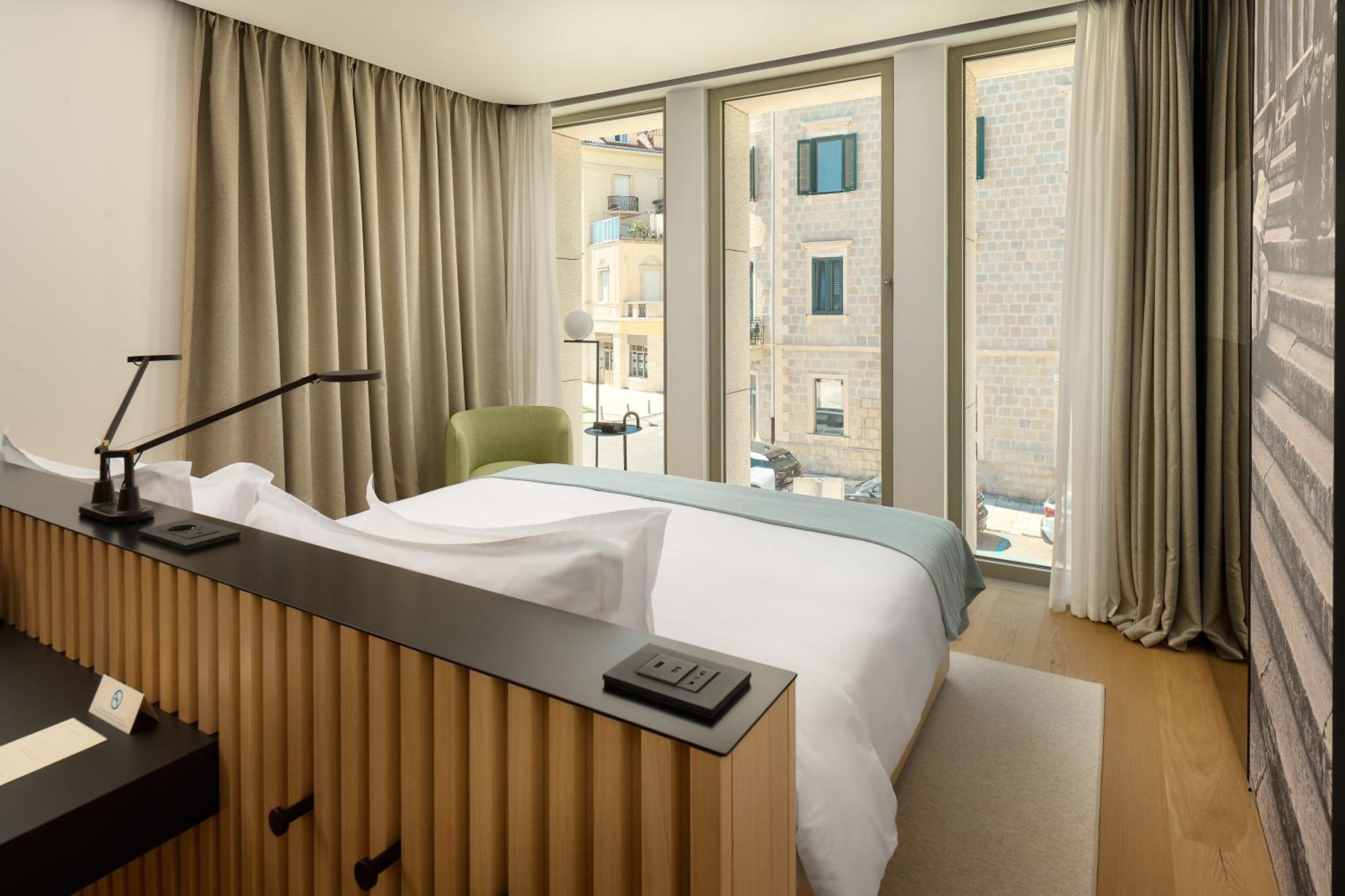 Classic King Room with Street View - Photo 1