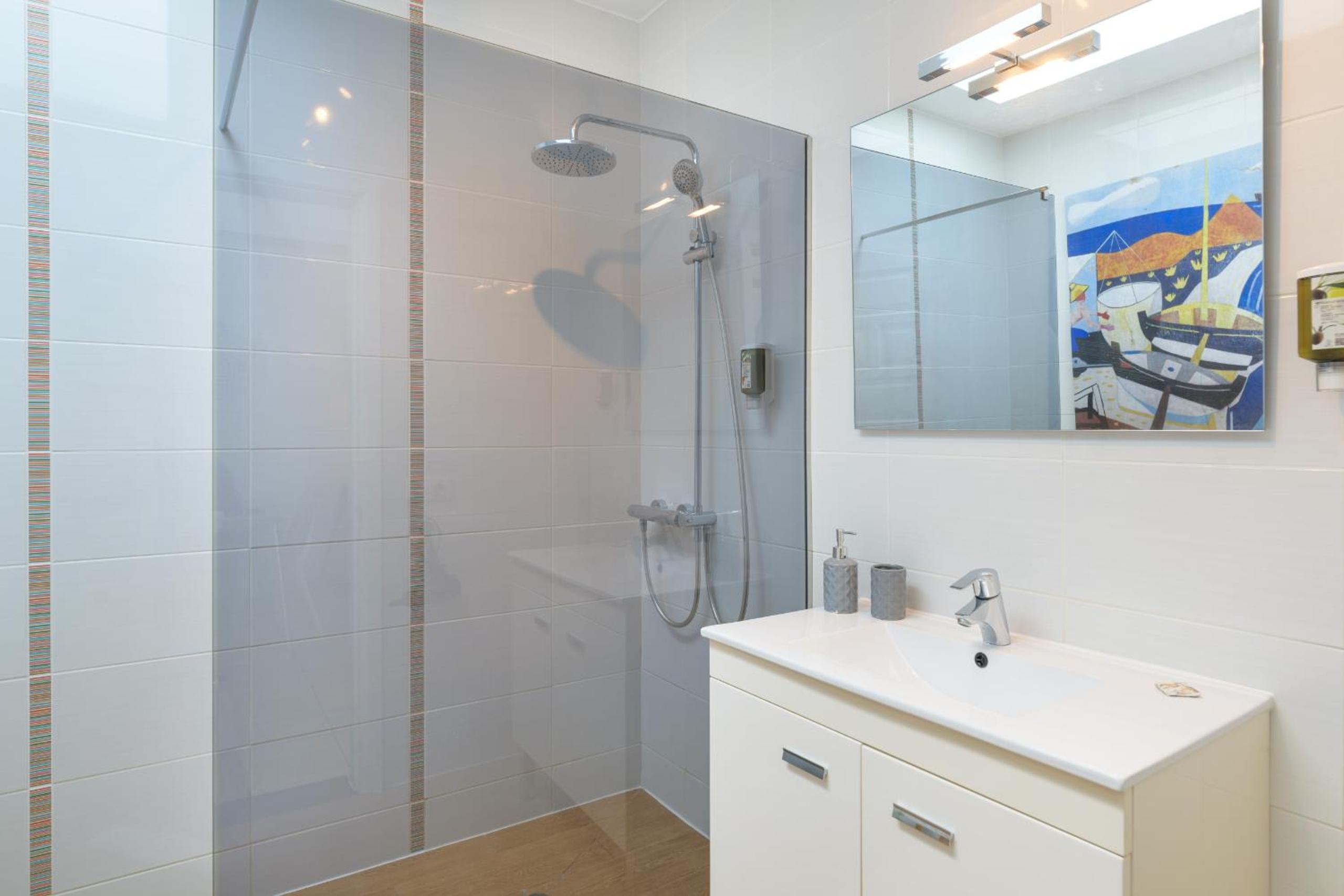 Two-Bedroom Apartment with Terrace photo 2
