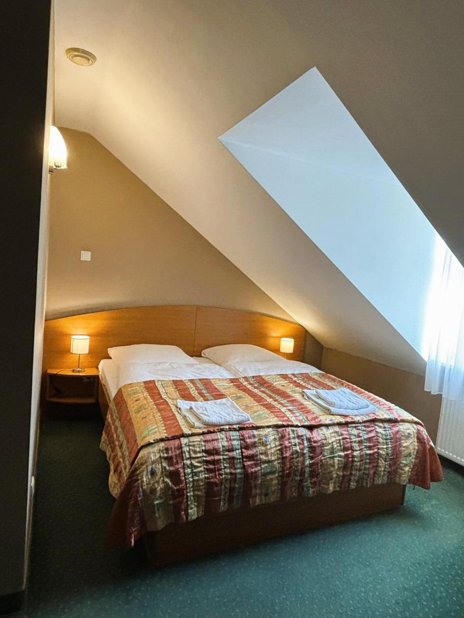 Triple Room - Photo 7