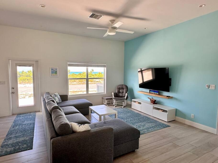 Three-Bedroom House photo 2