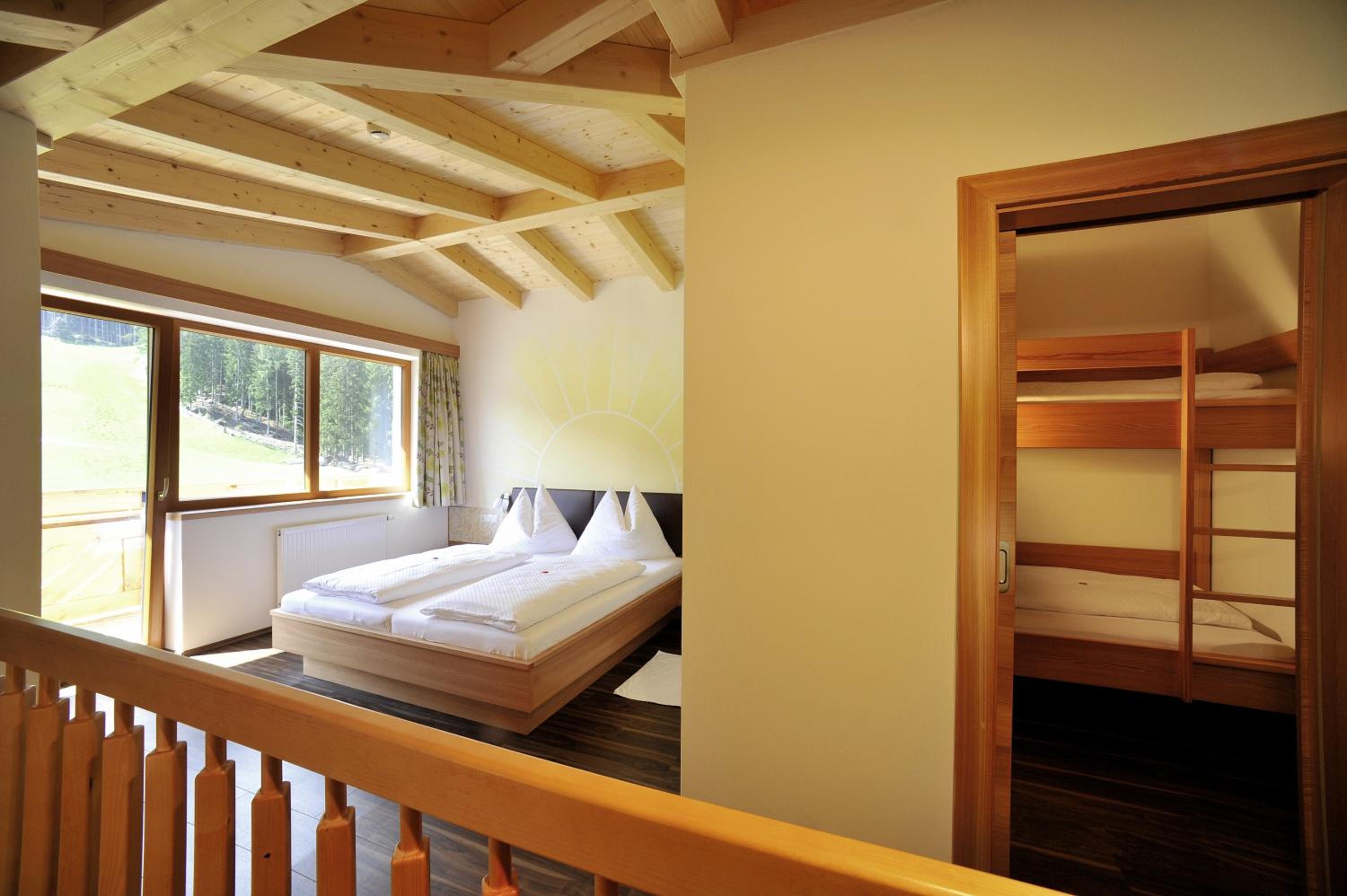 Family Apartment with Balcony - Photo 2