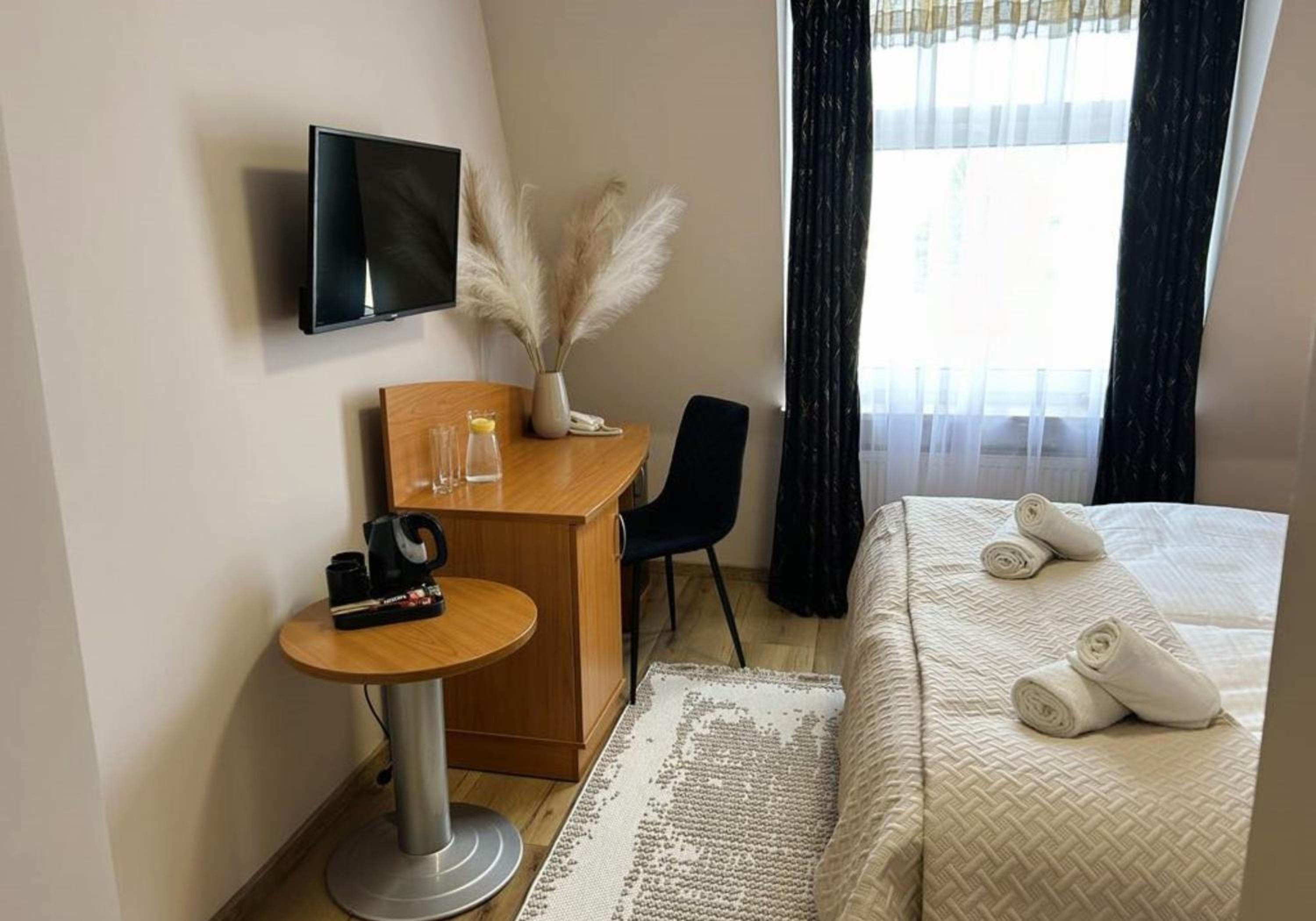 Deluxe Double Room - Photo 7