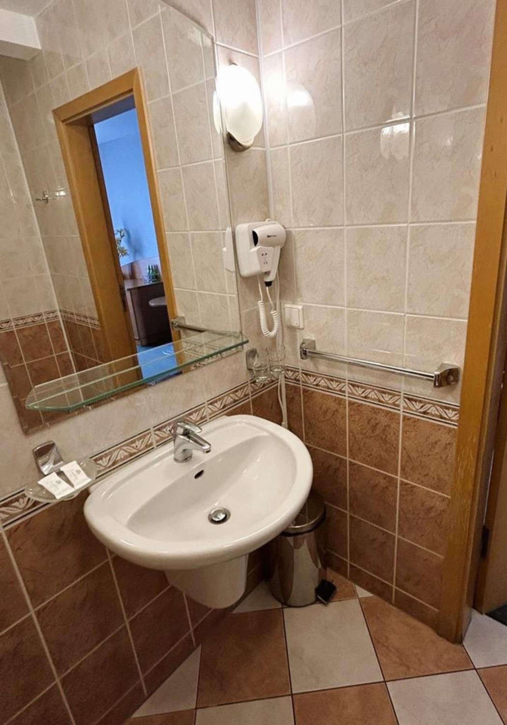 Double Room - Photo 4