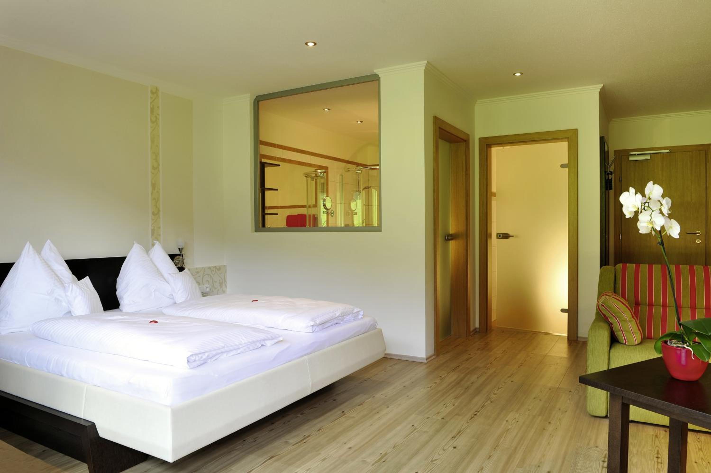 Double Room with Balcony - Photo 1