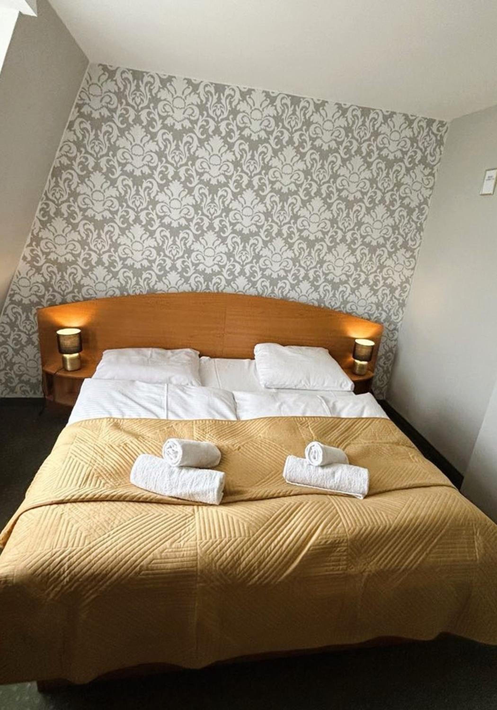 Double Room - Photo 8