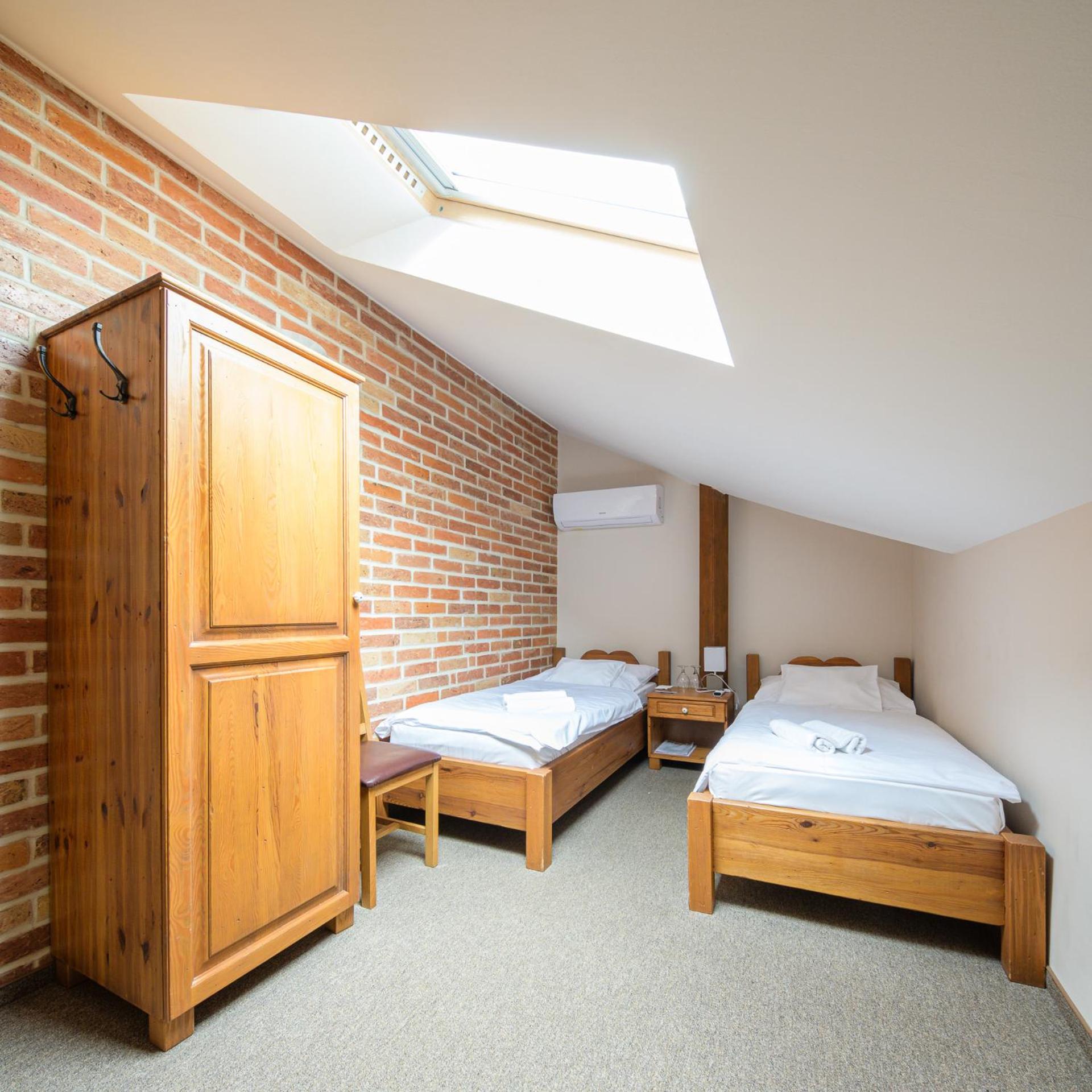 Twin Room - Photo 1
