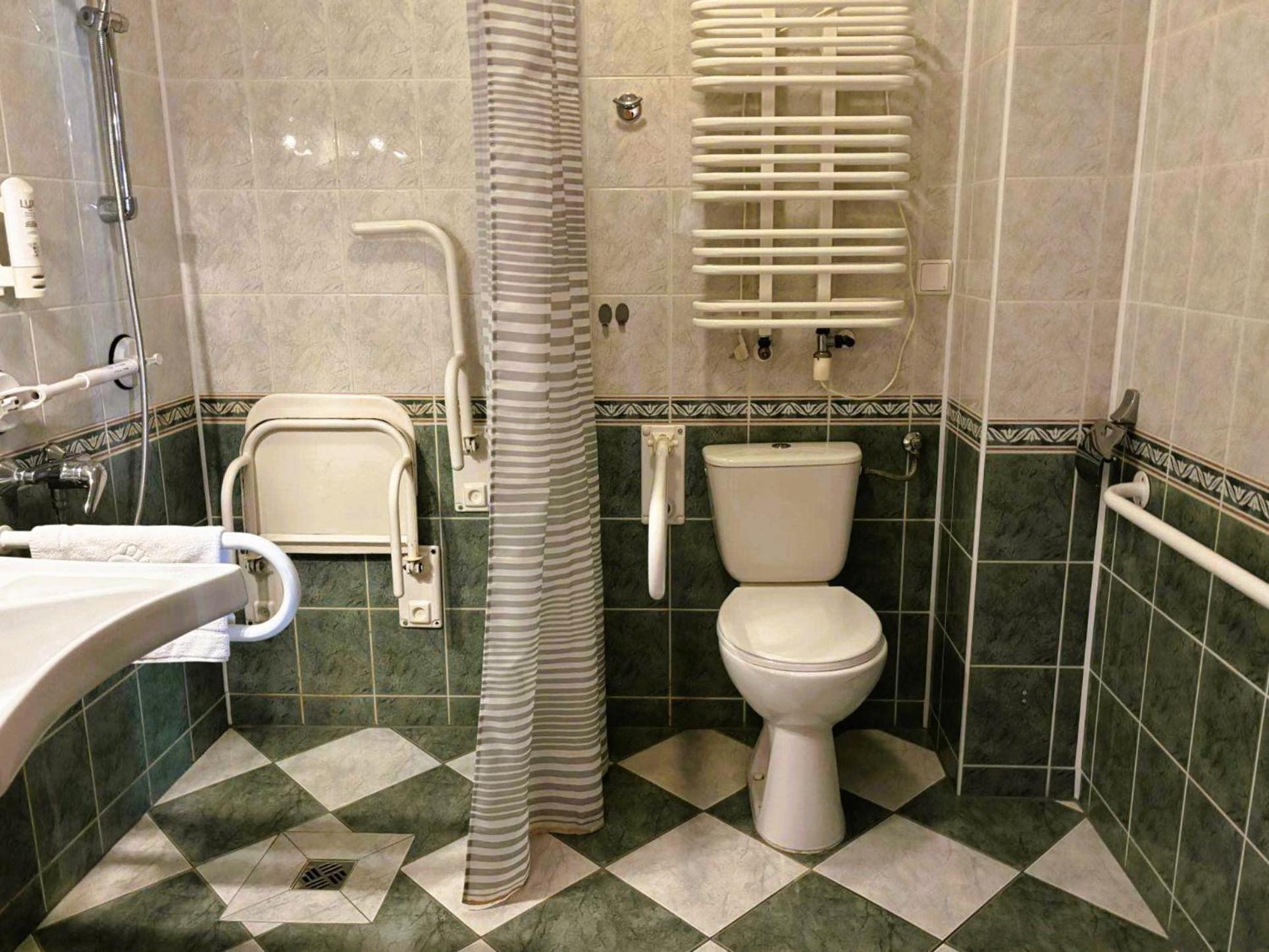 Double Room - Disability Access - Photo 3