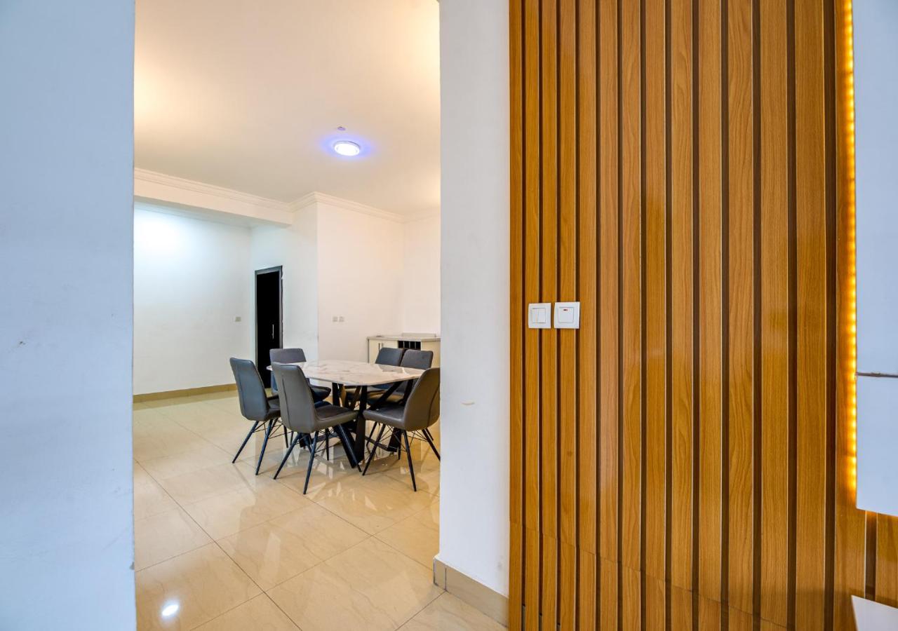 Four-Bedroom Apartment - Photo 3