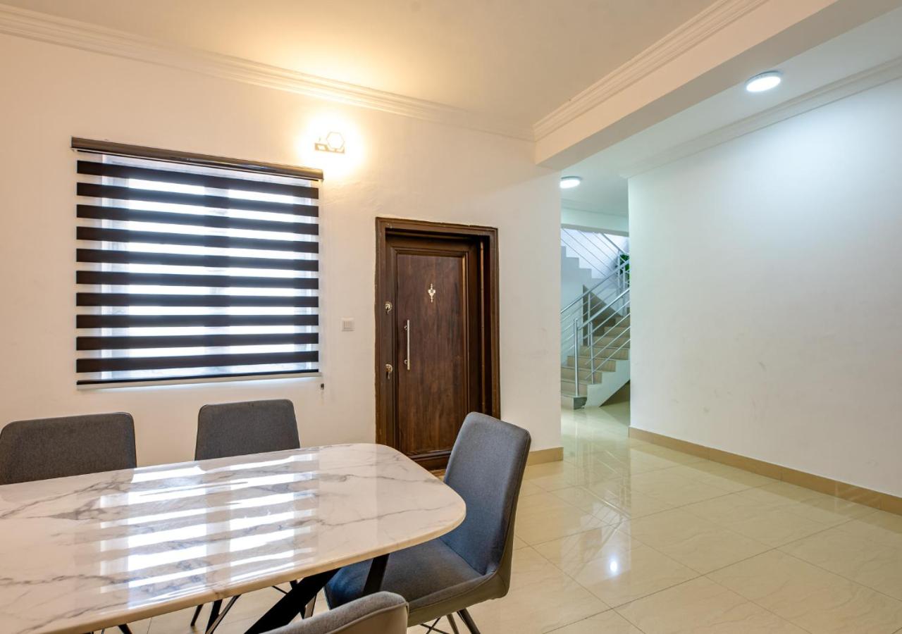Four-Bedroom Apartment - Photo 6
