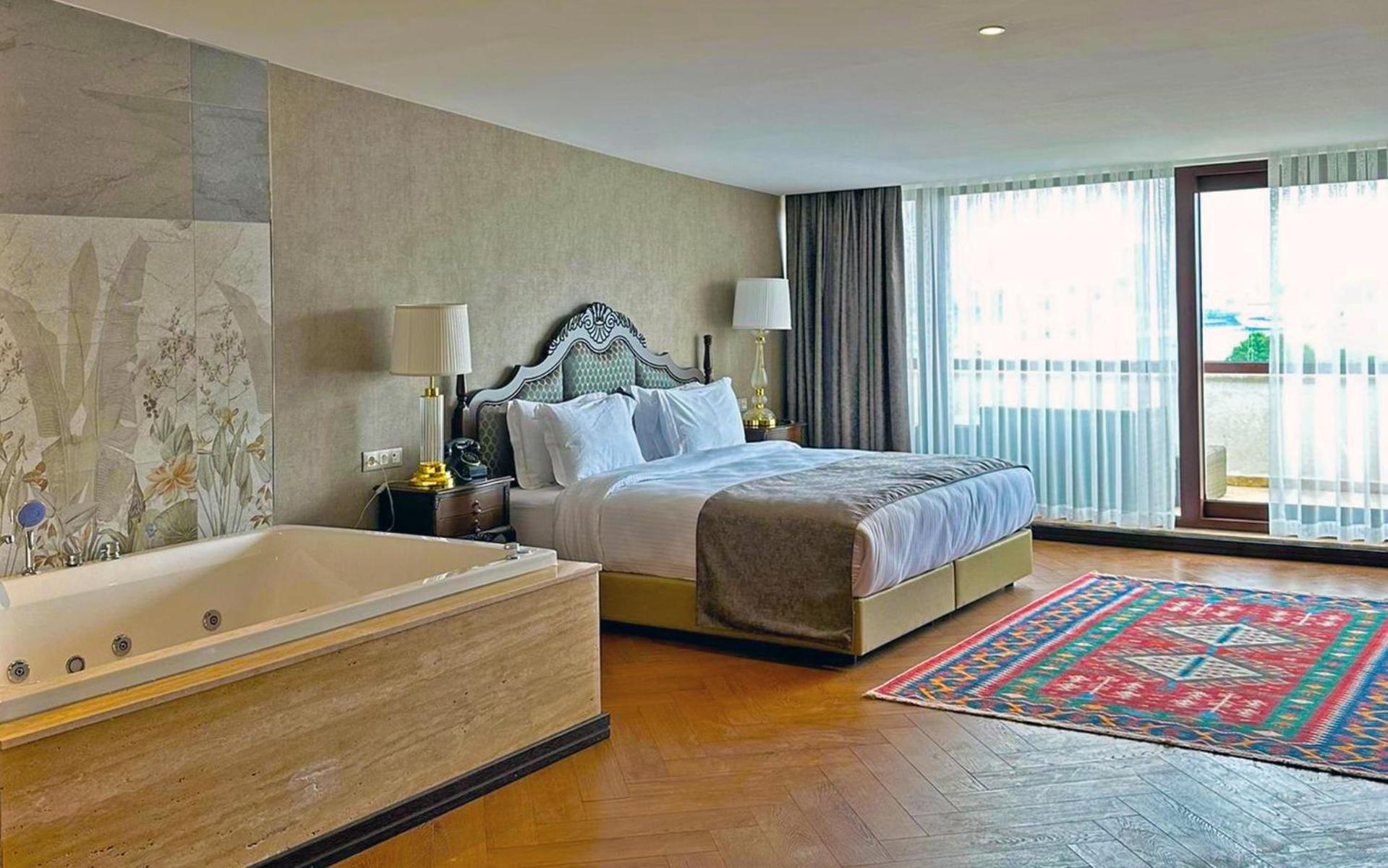 Deluxe Double Room with Balcony and Sea View photo 3