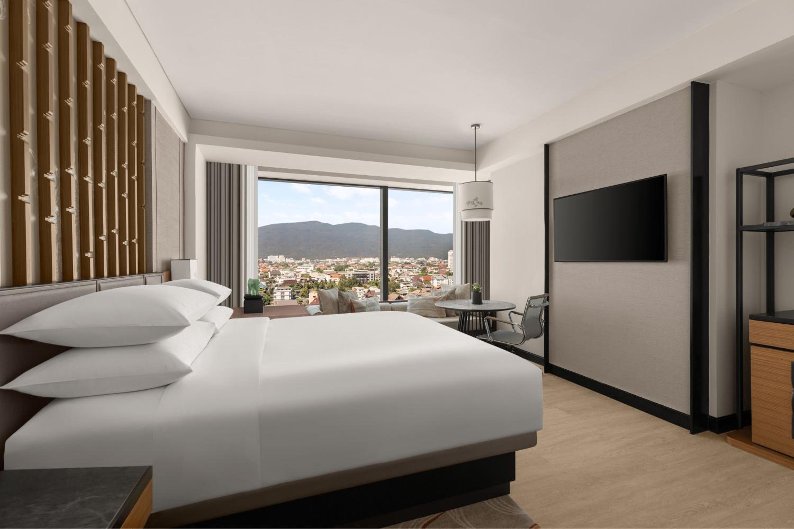 Corner Room - King Bed - Photo 1