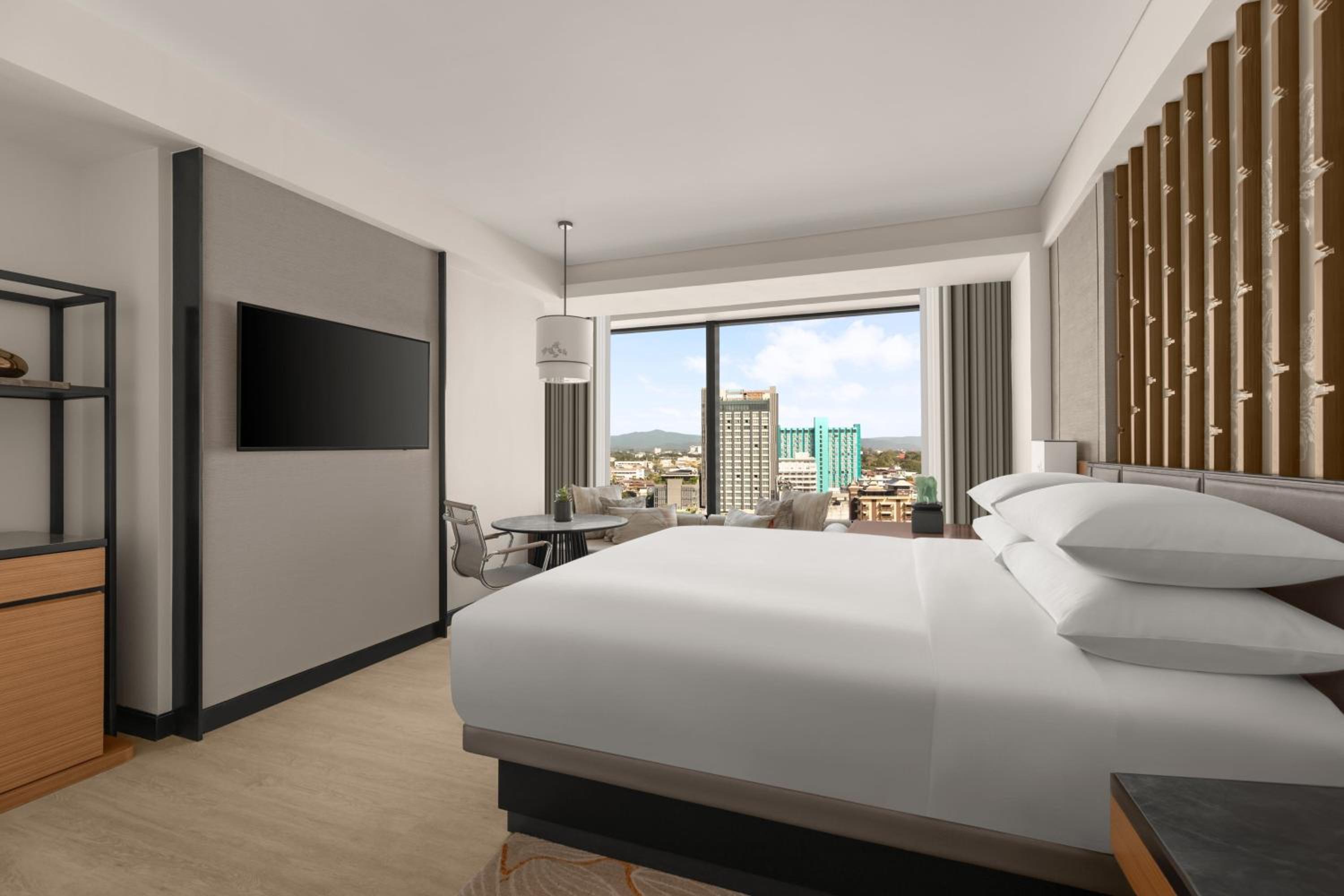 Corner Room - King Bed - Photo 5