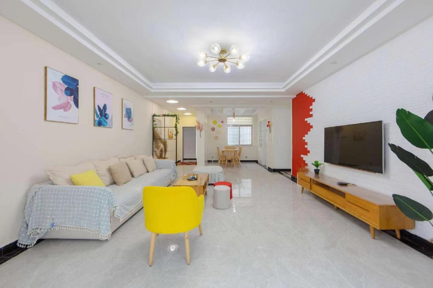 Three-Bedroom Apartment A photo 1