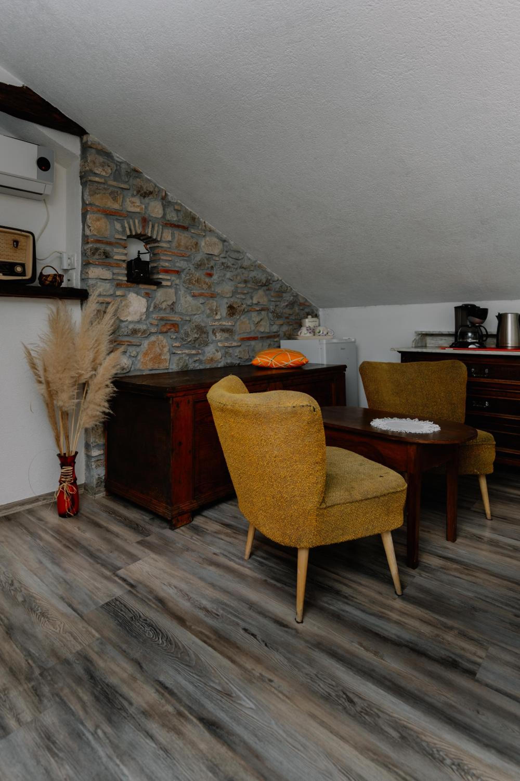 Apartment - Photo 8
