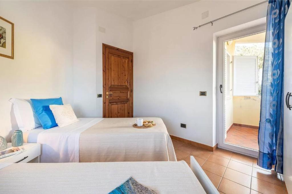 Four-Bedroom Villa photo 2