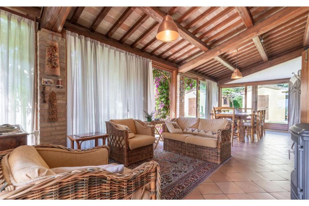 Six-Bedroom Villa 