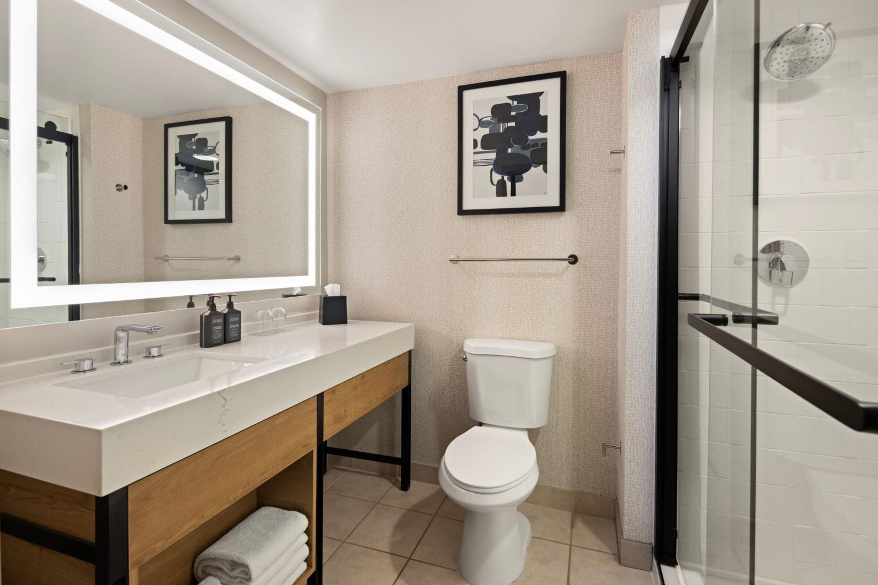 Guest room, 2 Queen - Photo 5
