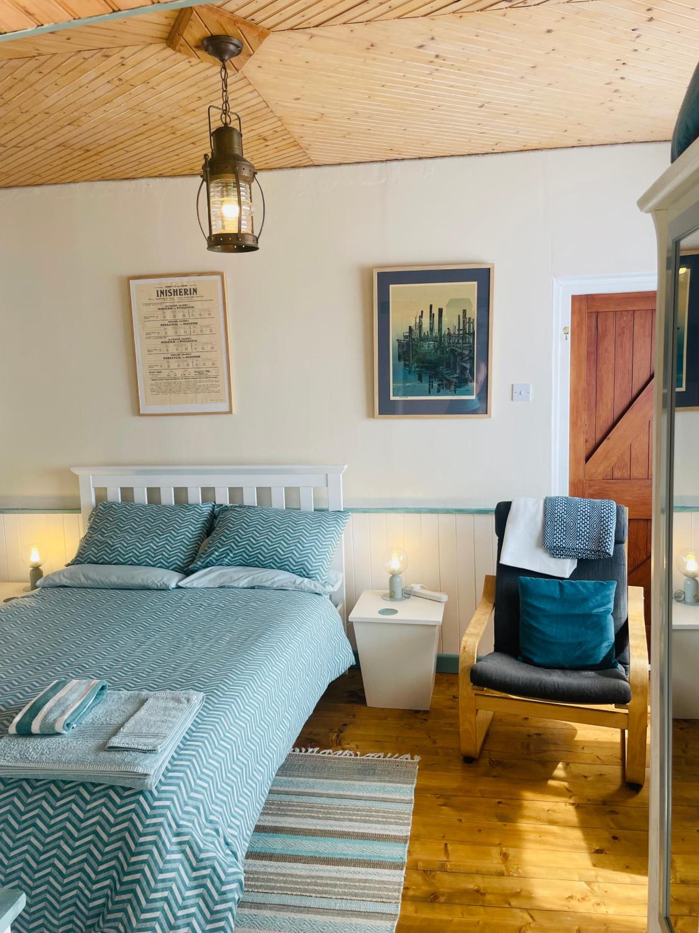 Studio Apartment with Harbor View
