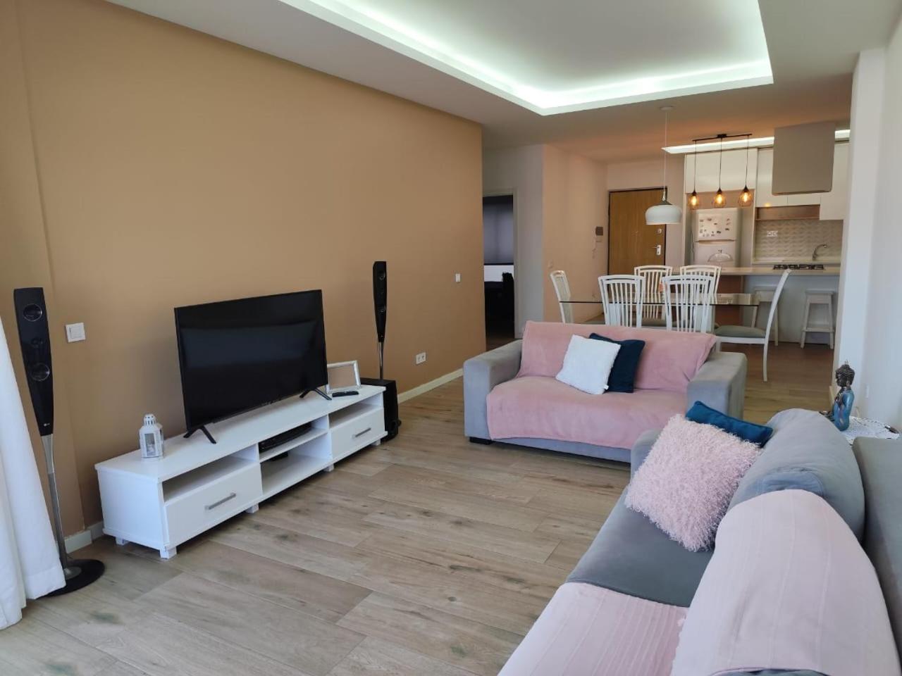 Three-Bedroom Standard Apartment photo 1