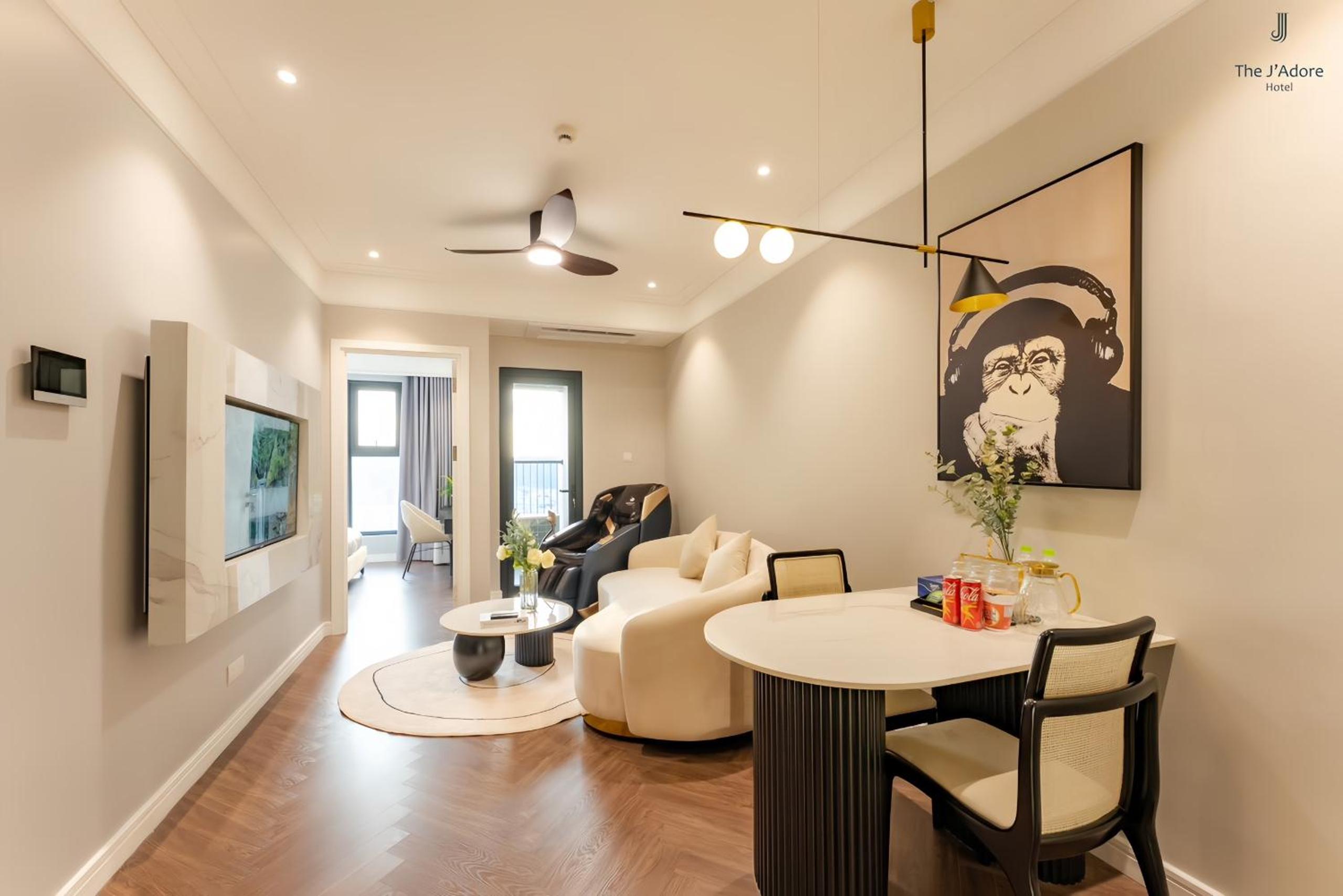 Two-Bedroom Deluxe Apartment with Ocean View