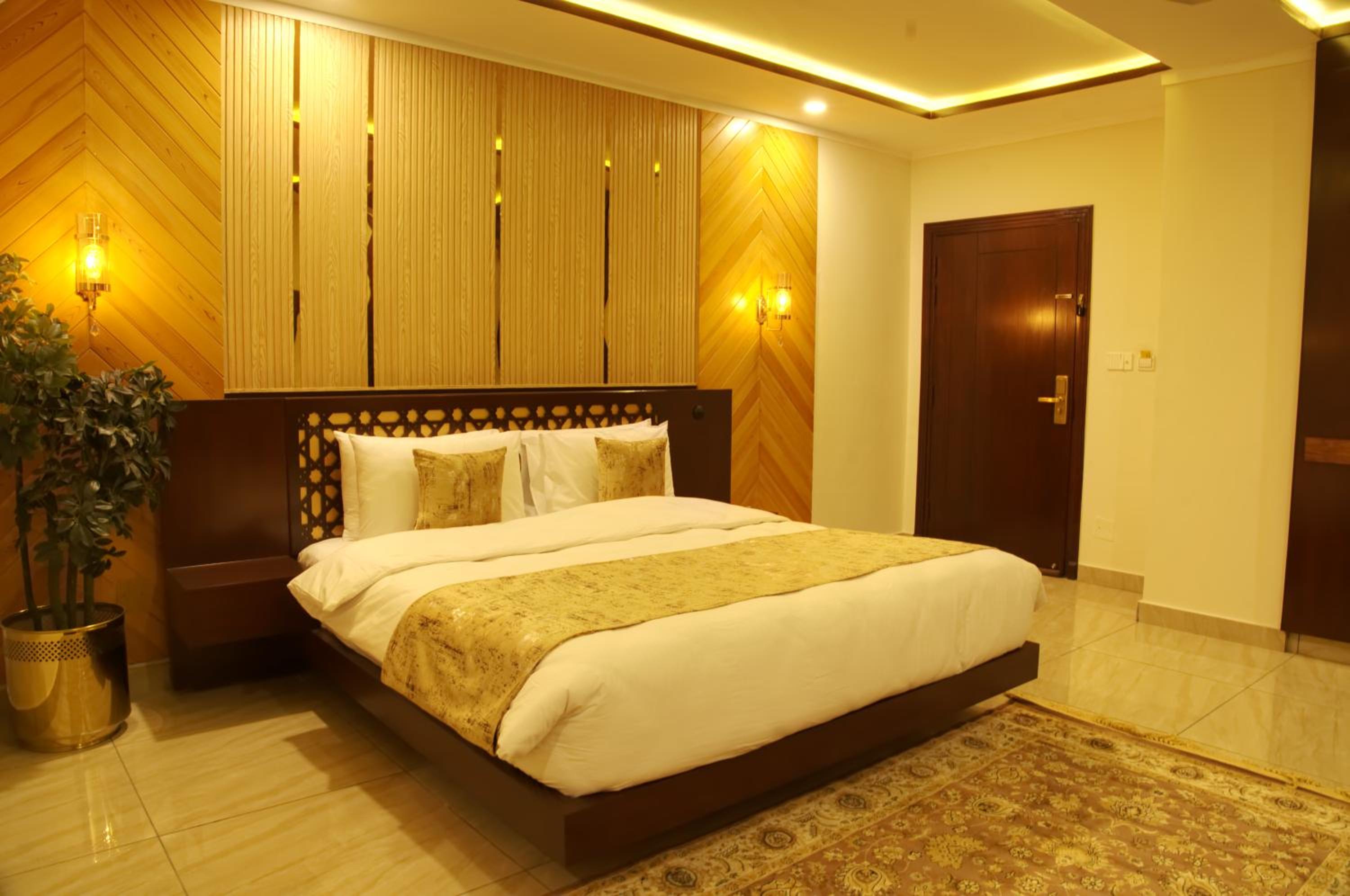 Deluxe King Room